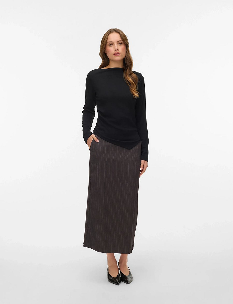 Vero Moda - VMMILLE LS BOATNECK SHORT TOP JRS NOOS - langærmede bluser - black - 0