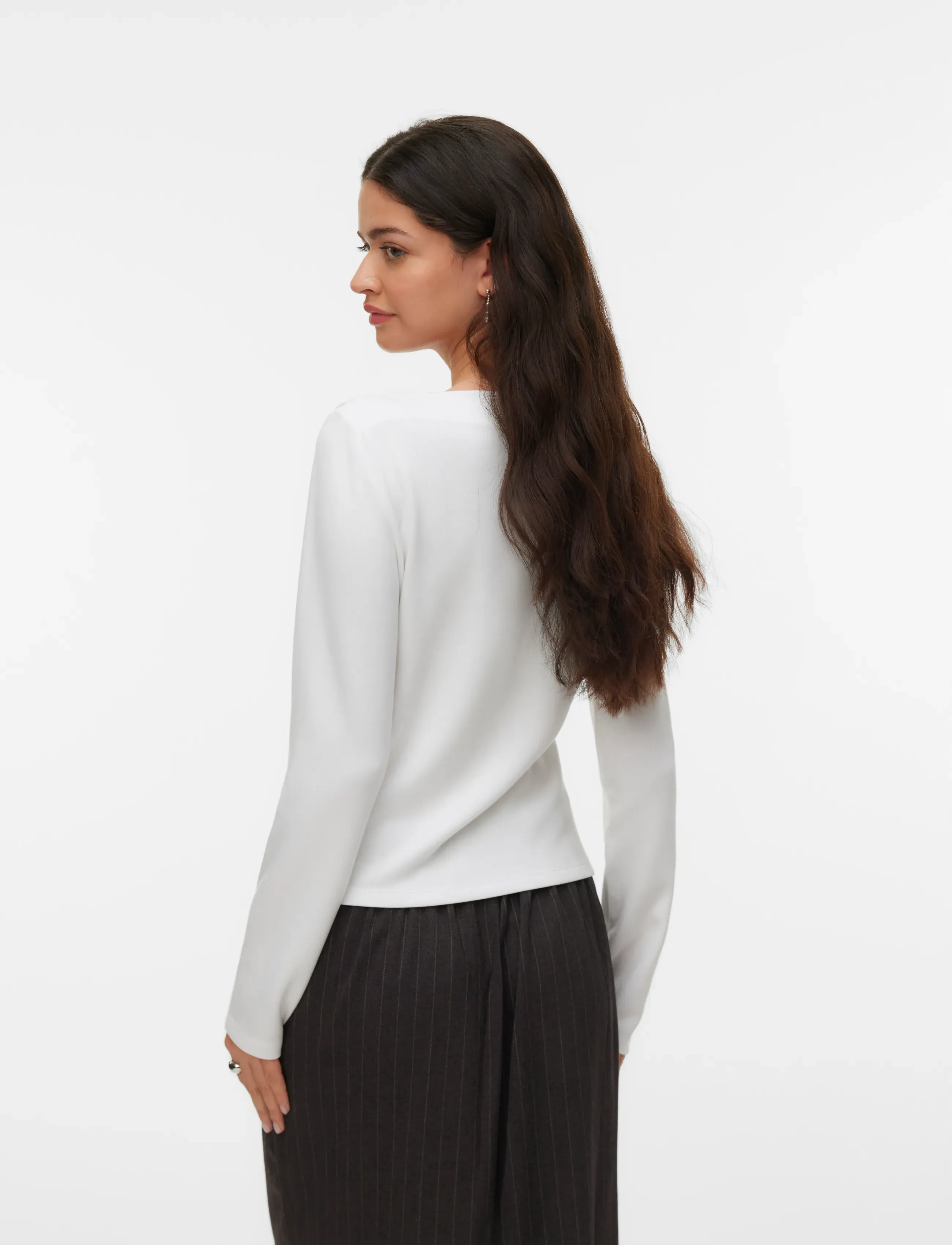 Vero Moda - VMMILLE LS BOATNECK SHORT TOP JRS NOOS - long sleeved blouses - bright white - 3