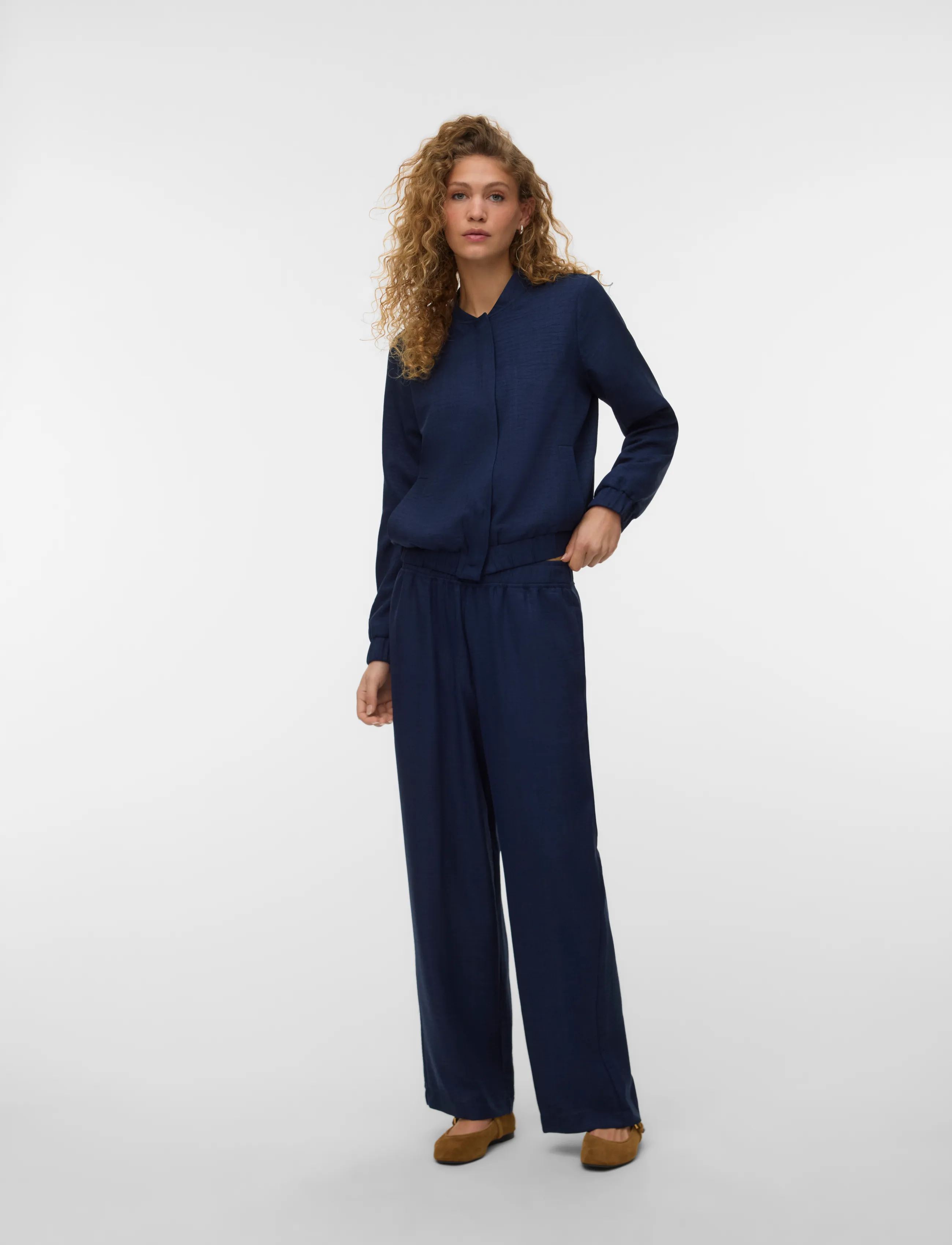 Vero Moda VMMELANEY LS STRAIGH PANT TLR EXP - Püksid - NAVY BLAZER / navy