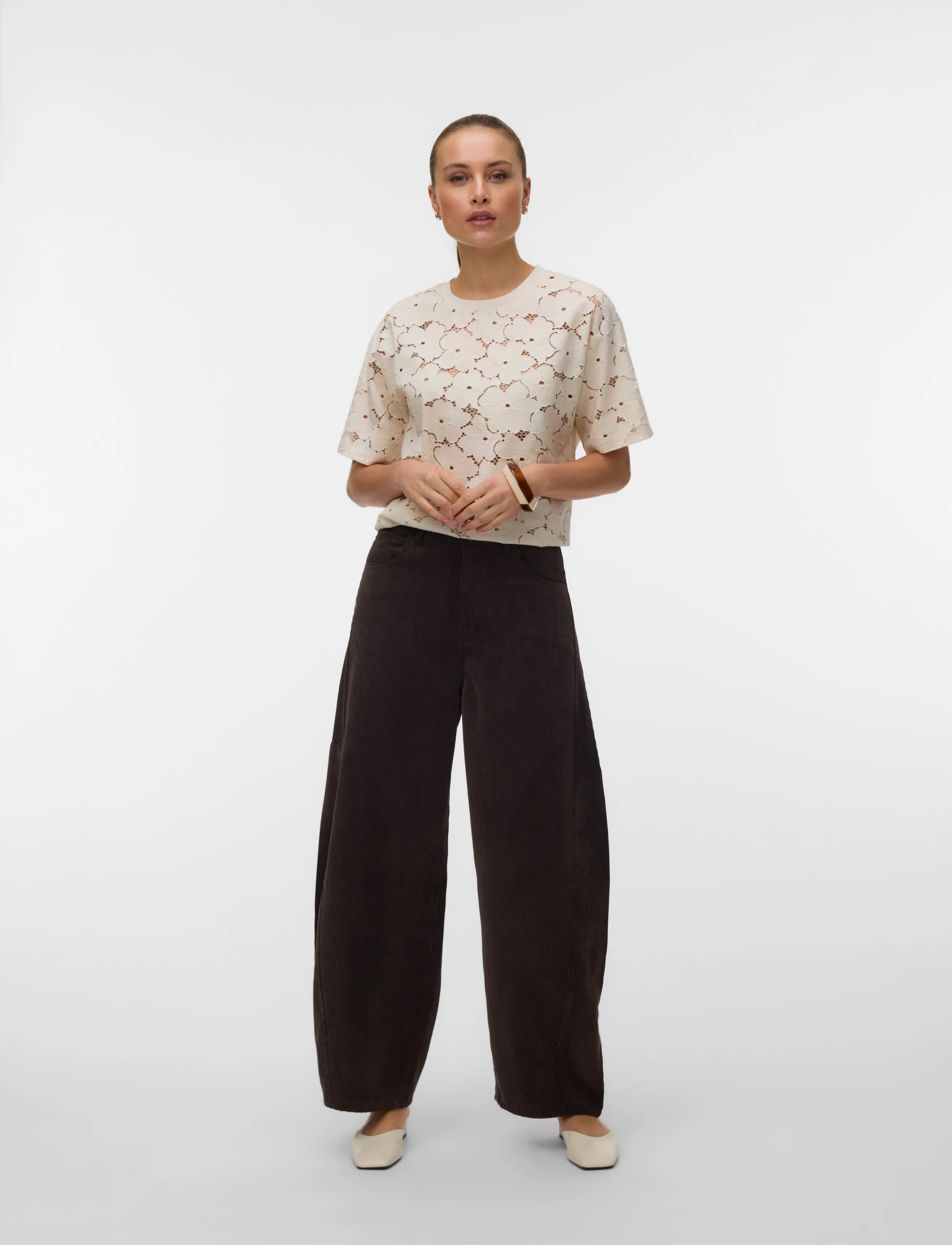 Vero Moda VMKAITLIN HW WIDE CORD BARREL PANT - Byxor - CHOCOLATE TORTE / brown