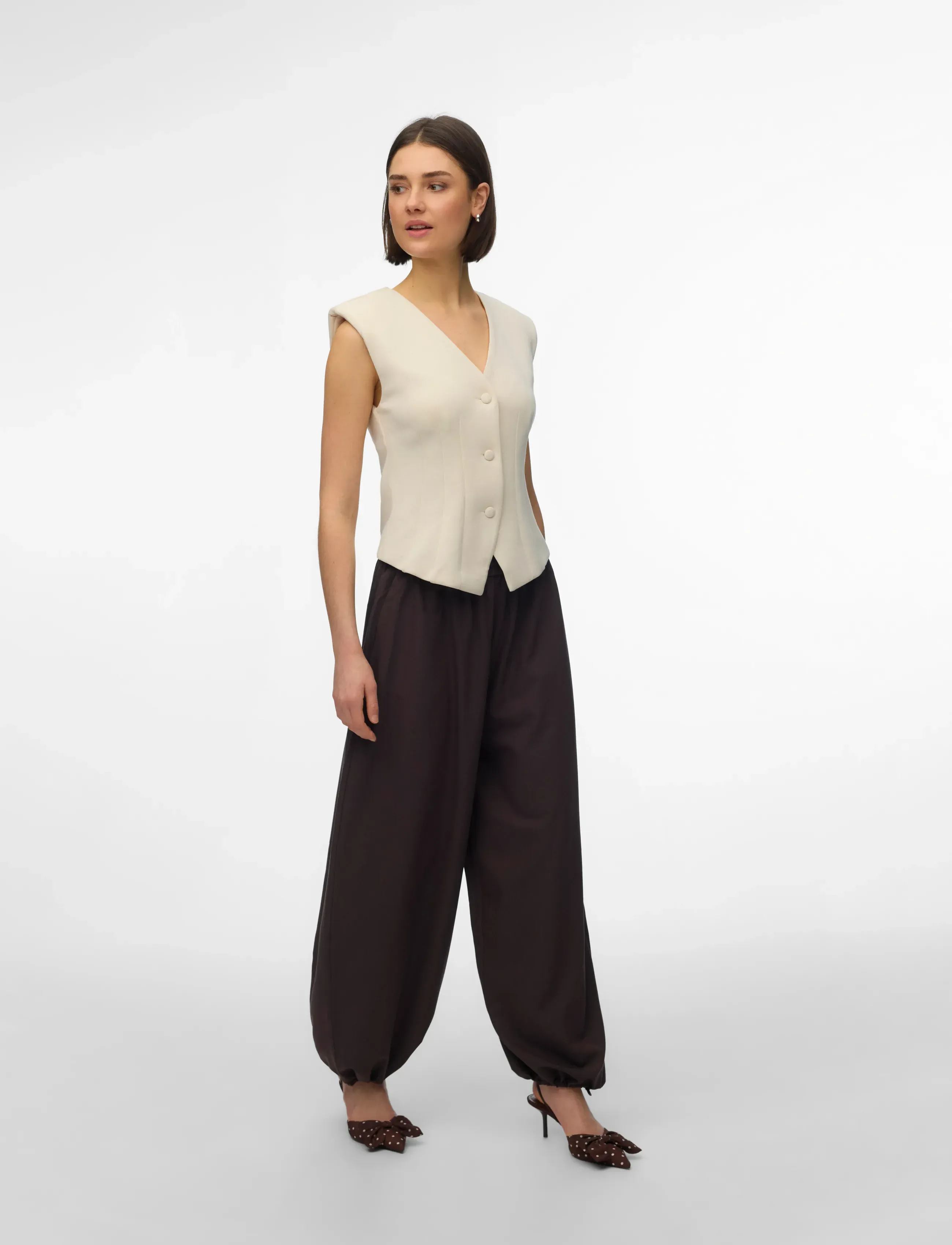 Vero Moda VMLEIA MW HAREM PANTS - Byxor - MULCH / brown