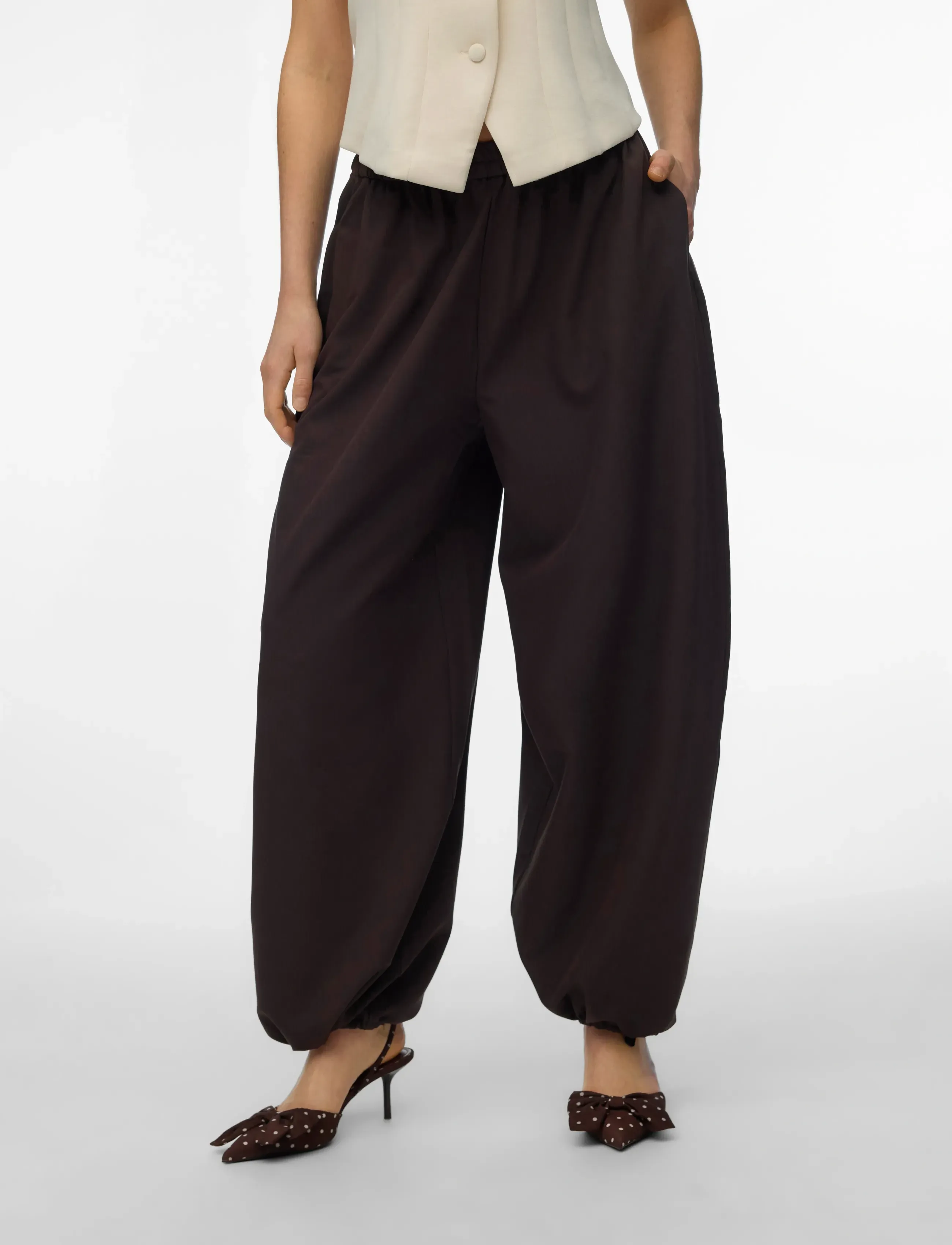Vero Moda - VMLEIA MW HAREM PANTS - feestelijke kleding voor outlet-prijzen - mulch - 3
