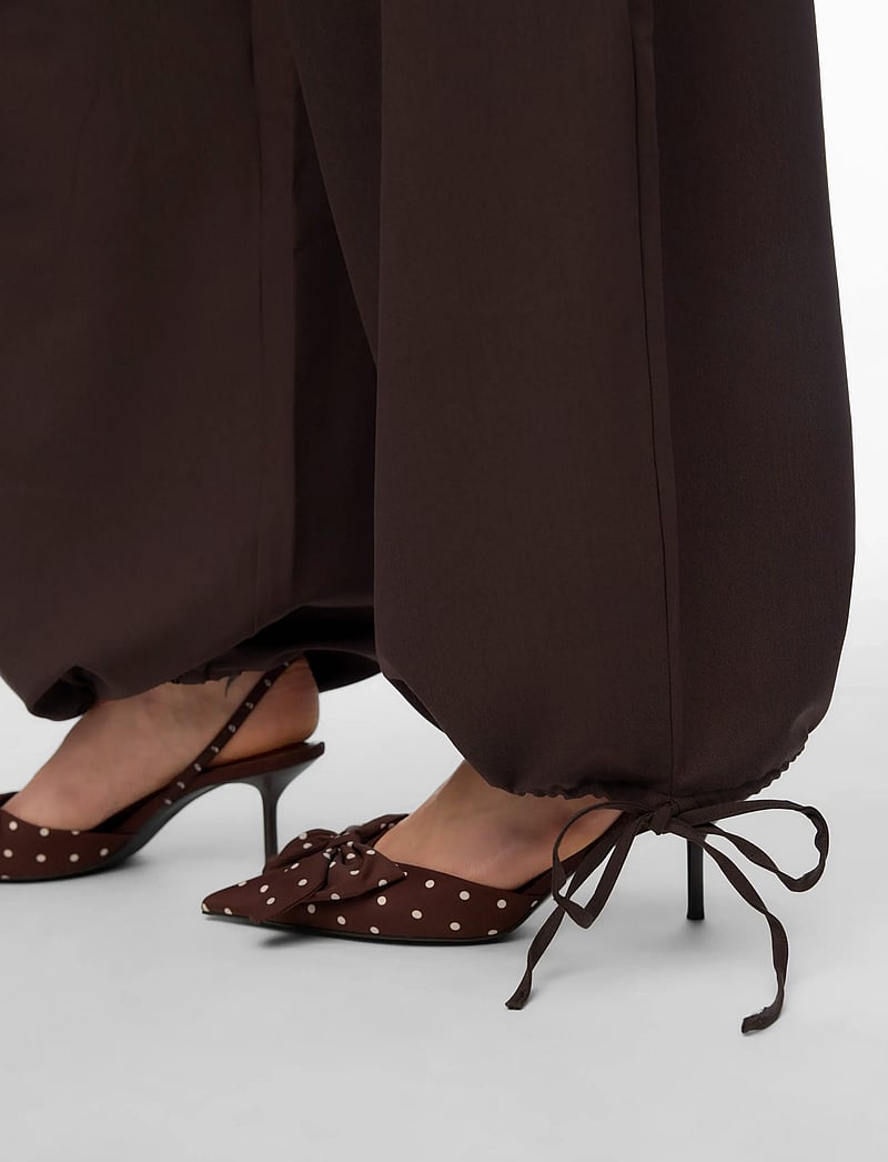Vero Moda - VMLEIA MW HAREM PANTS - bukser med brede ben - mulch - 4