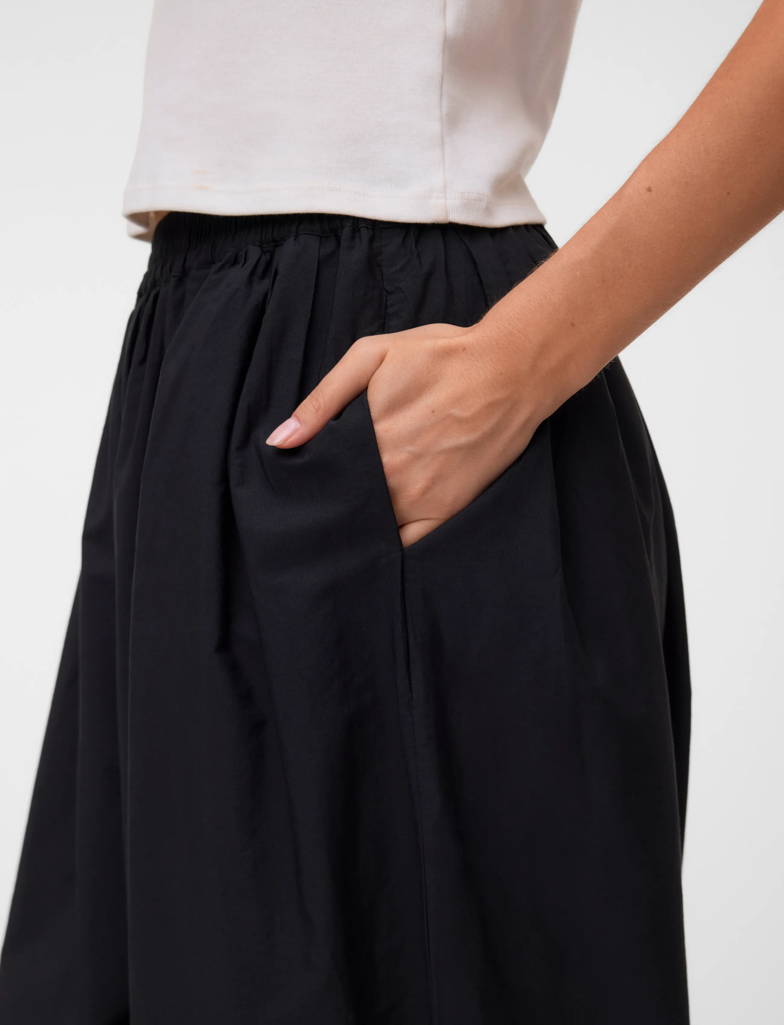 Vero Moda - AWCANELLA BALLOON PANT - spodnie barrel - black - 4