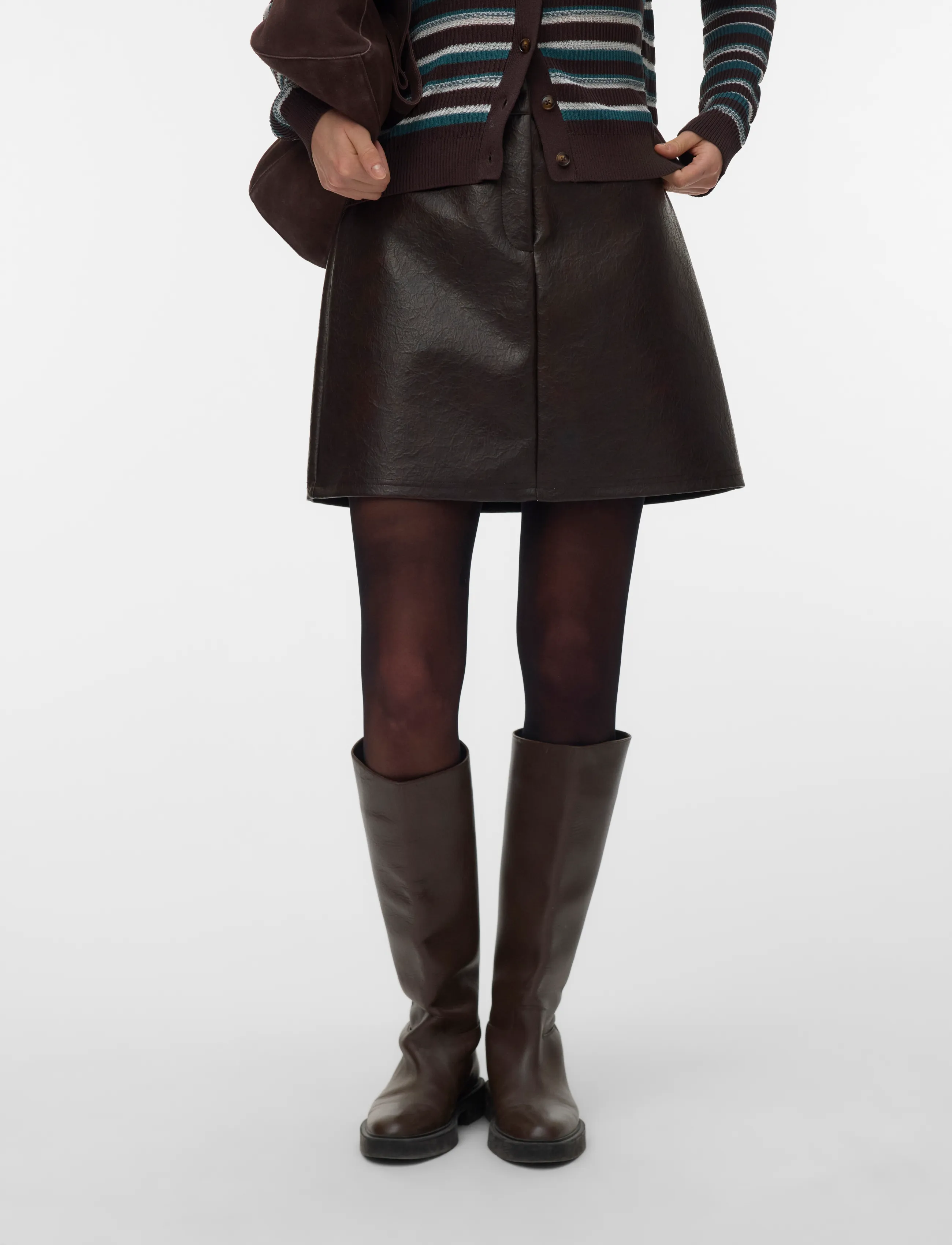 Vero Moda - VMBRIDGET HW SHORT SKIRT JRS - kurze röcke - chocolate torte - 3