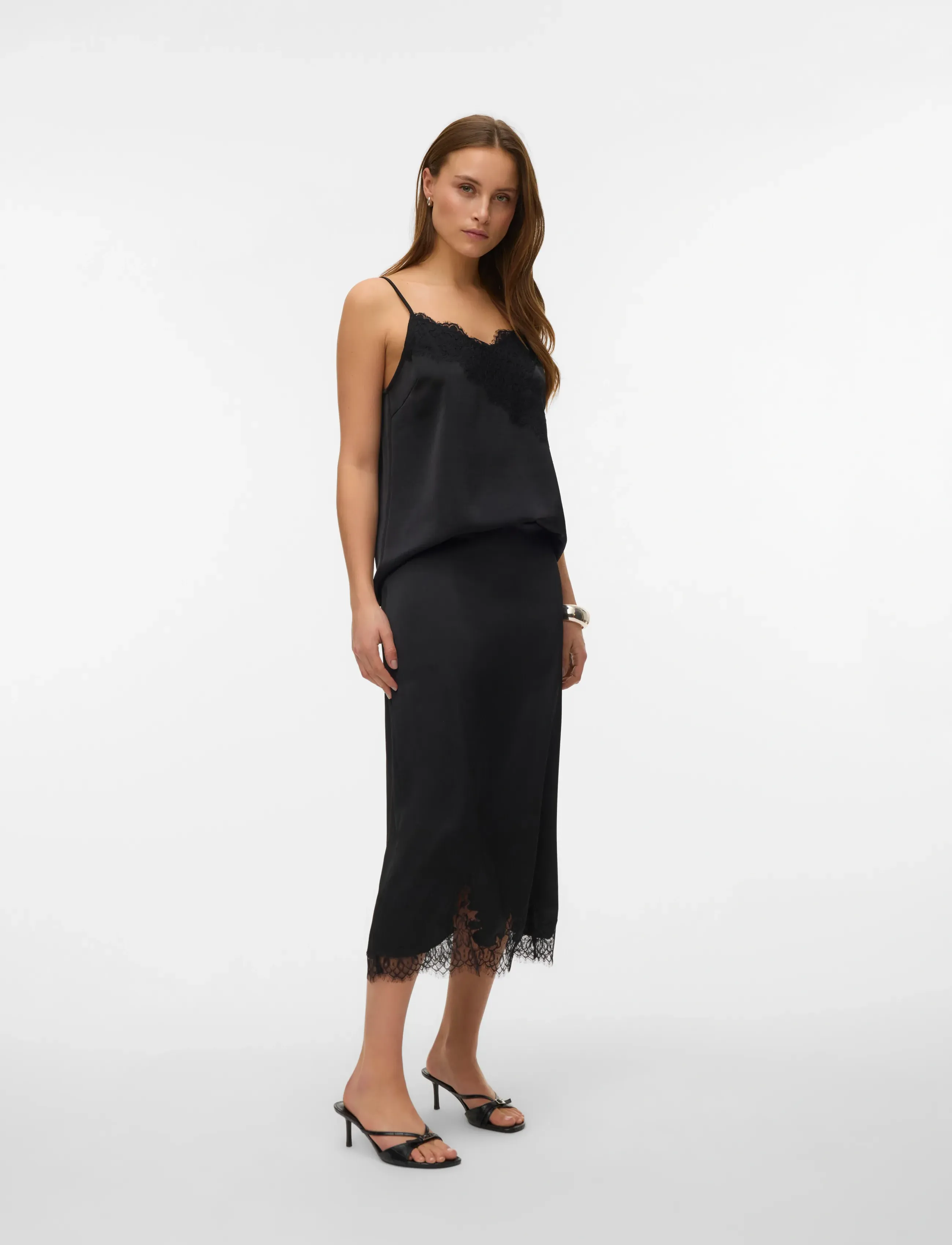 Vero Moda VMGINNY HW LACE MIDI SKIRT EXP - Pils - BLACK / black