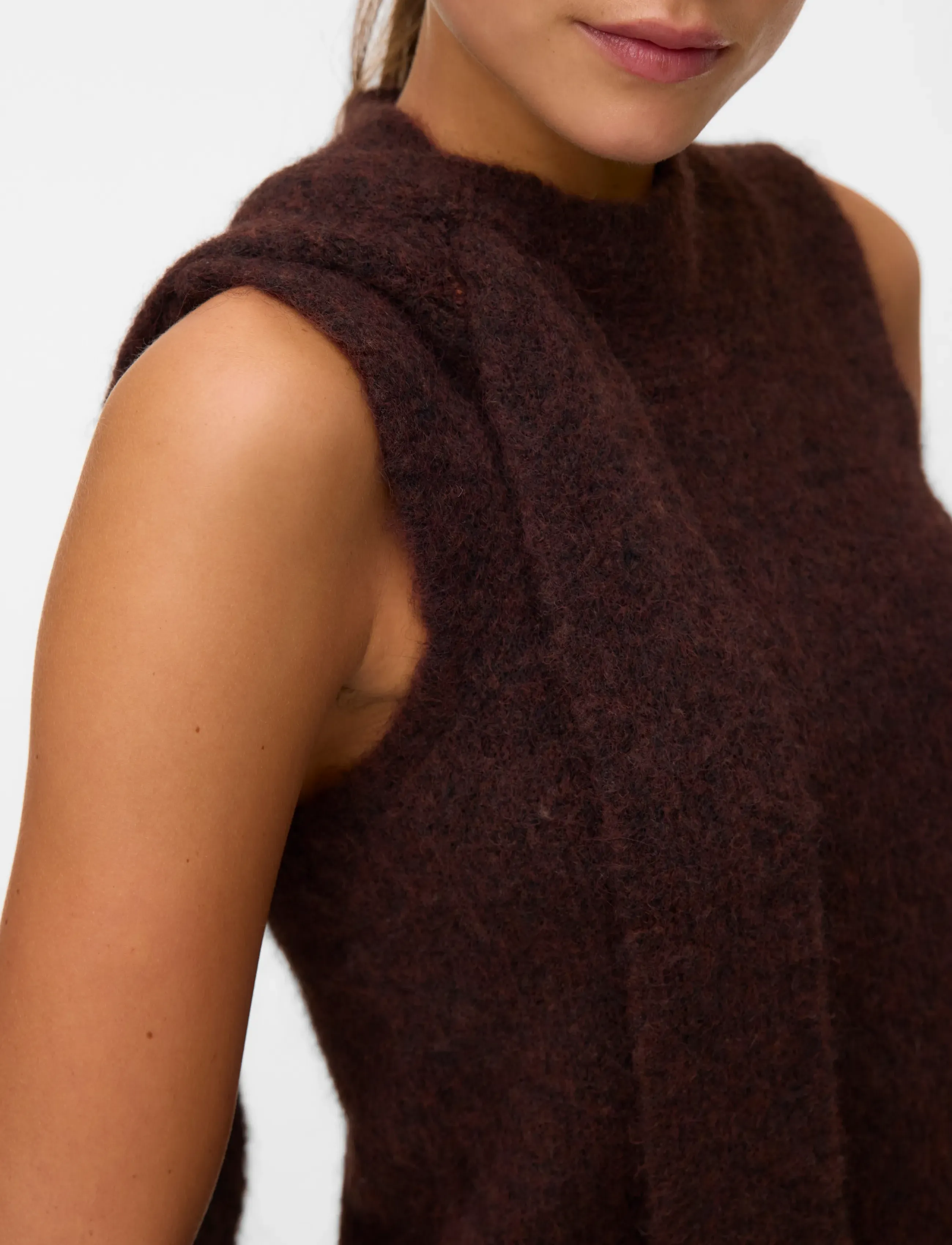 Vero Moda - VMVENEZIA SL TIE VEST PRM TS - strikveste - chocolate torte - 4