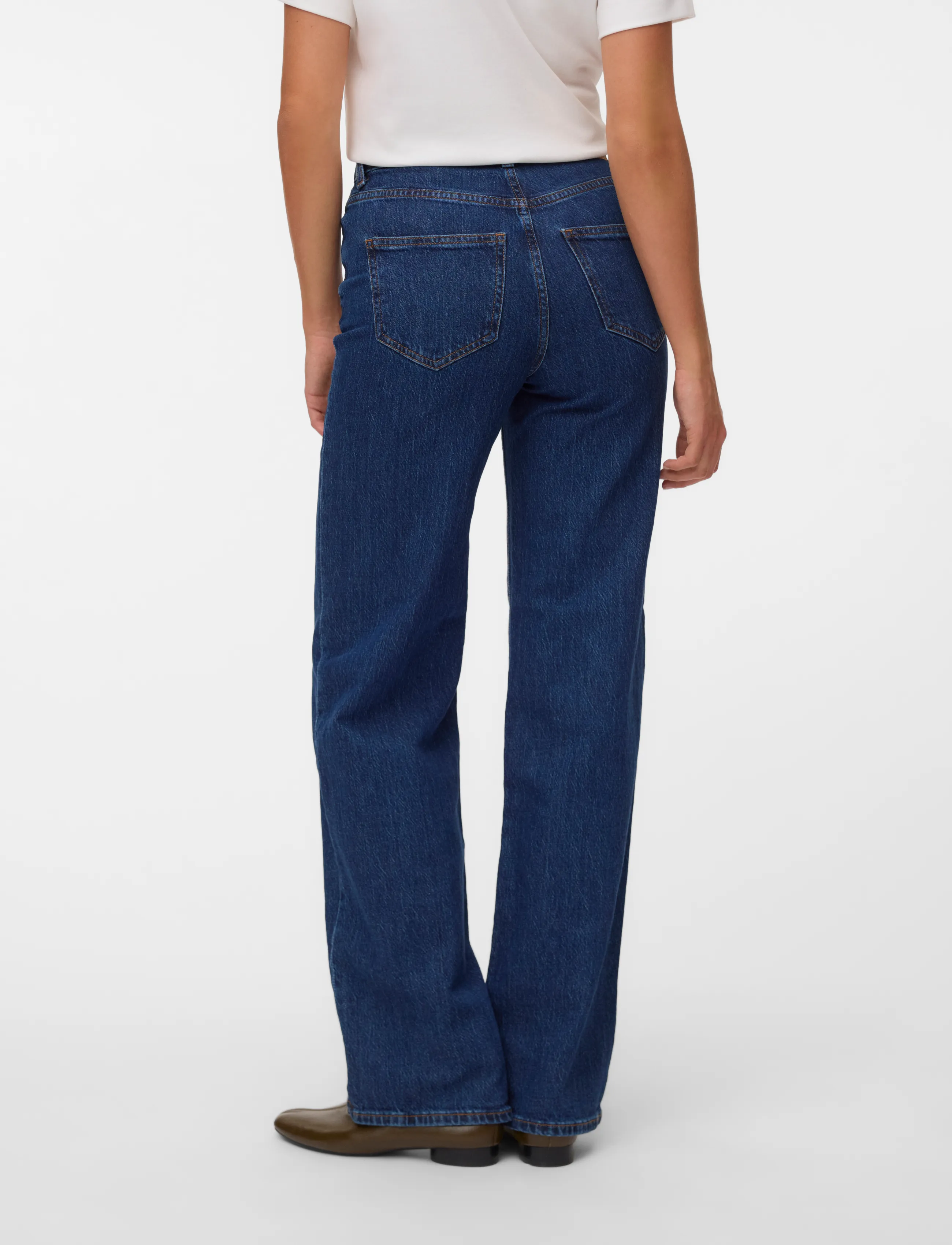 Vero Moda - VMTESSA HR WIDE JEANS RA3131 GA NOOS - hosen mit weitem bein - dark blue denim - 2