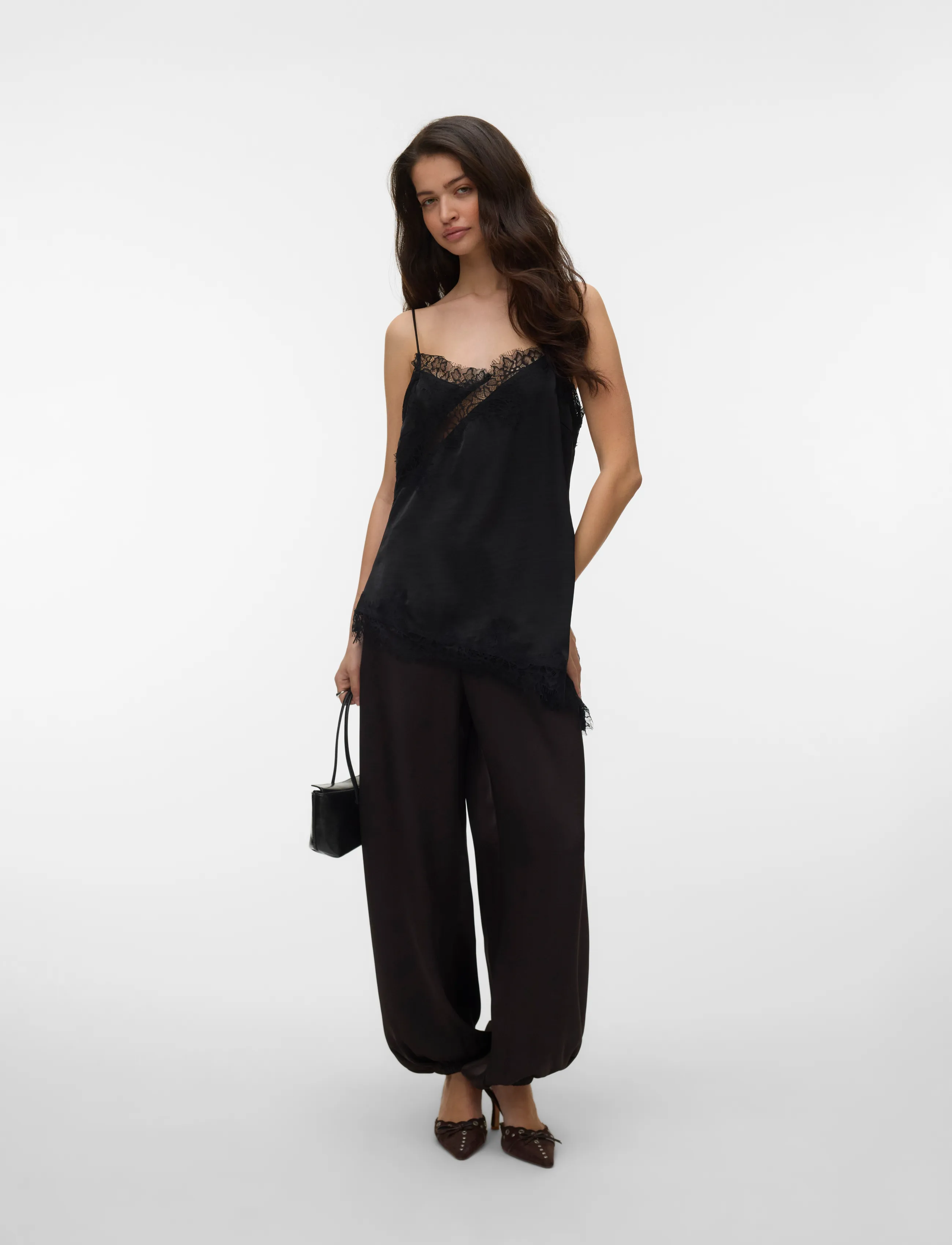 Vero Moda VMMIRO MW BALLOON PANT WVN - Trousers - CHOCOLATE TORTE / brown
