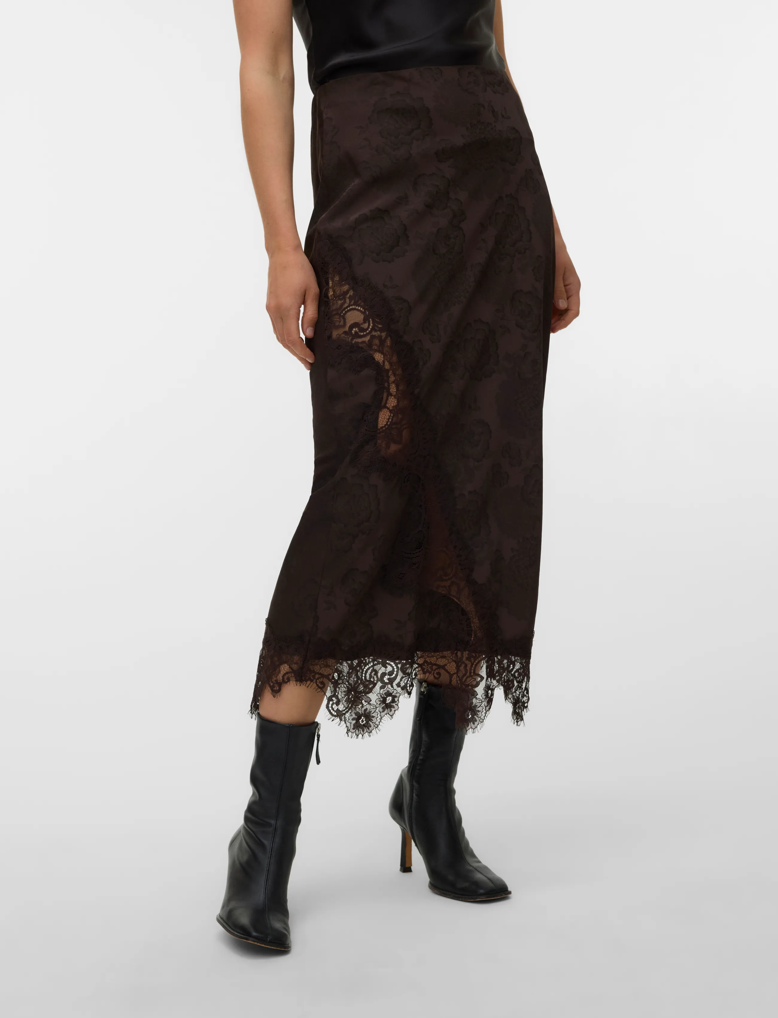 Vero Moda - VMKIRA LACE MW 7/8 SKIRT WVN PA - midi-röcke - chocolate torte - 3