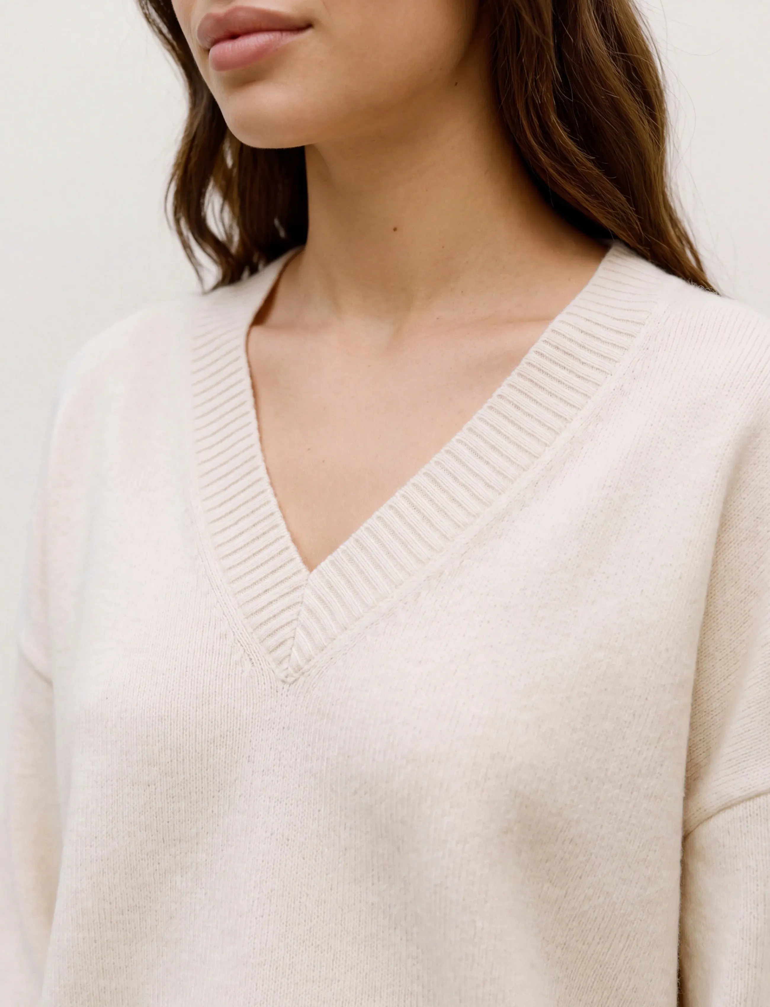 Vero Moda VMSIF LS V-NECK PULLOVER NOOS - Birthday - BIRCH / cream