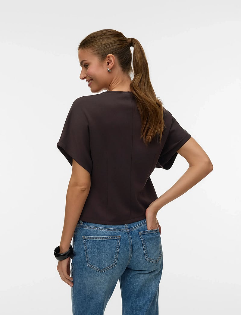 Vero Moda - VMSMILLA SONJA SS V-NECK TOP EXP - kurzämlige blusen - chocolate torte - 3