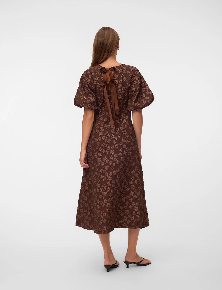 Vero Moda - VMFIA 2/4 DETAIL 7/8 DRESS WVN EXP - midi kjoler - chicory coffee - 3