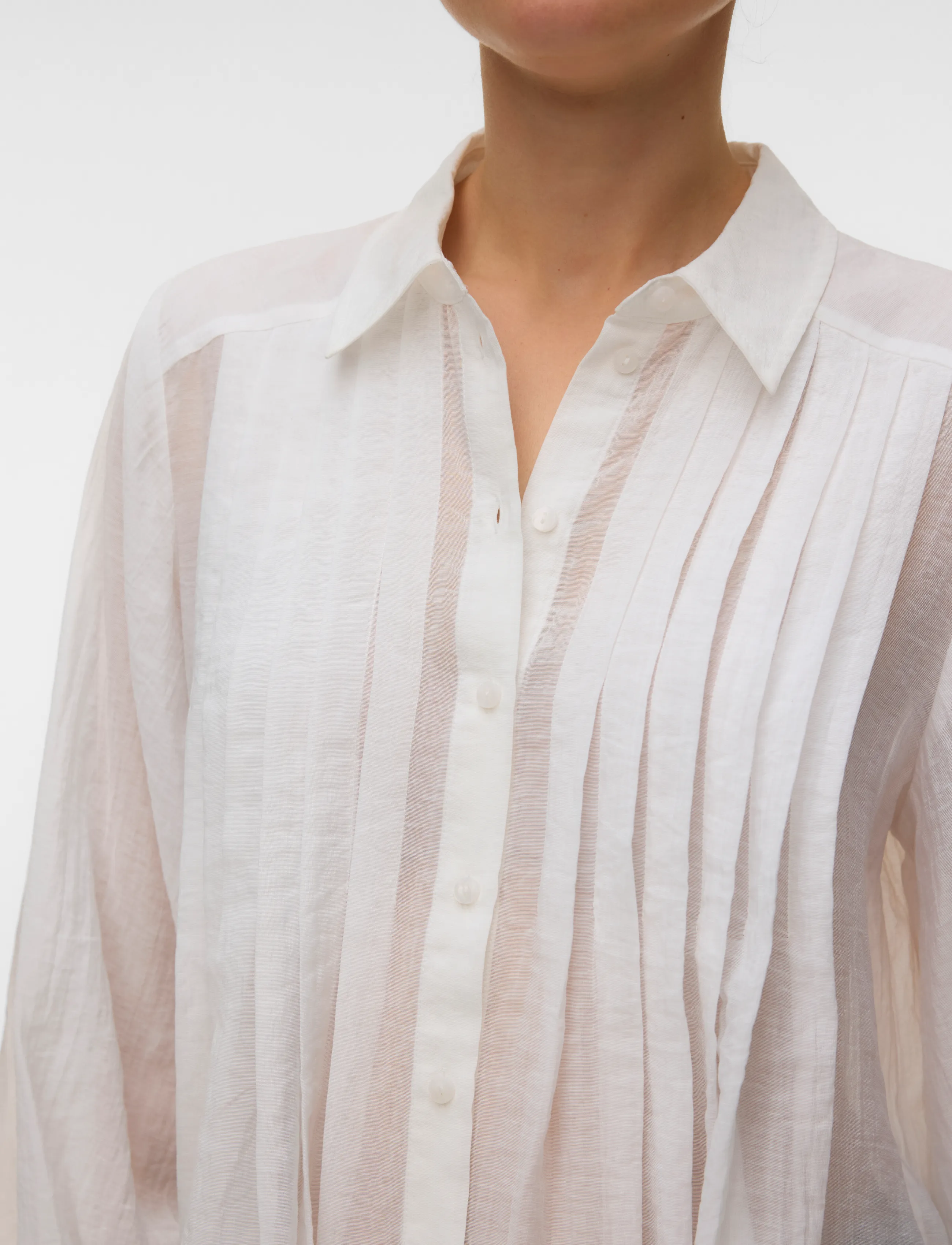 Vero Moda - VMMATHILDA LS OVERSIZE PLEAT SHIRT EXP - långärmade skjortor - snow white - 4