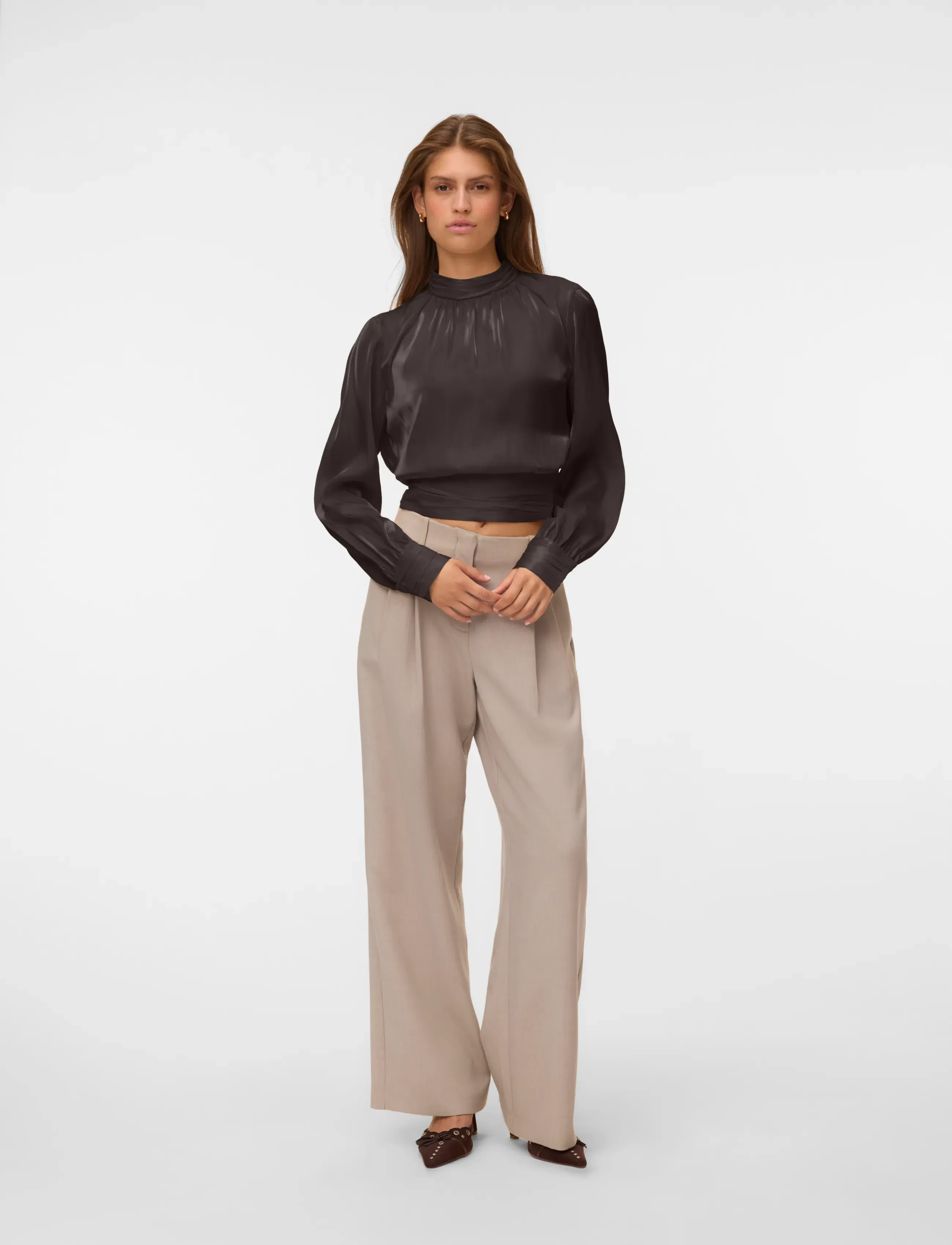 Vero Moda - VMPOLLY LS HIGH NECK TOP WVN - langærmede bluser - chocolate torte - 0