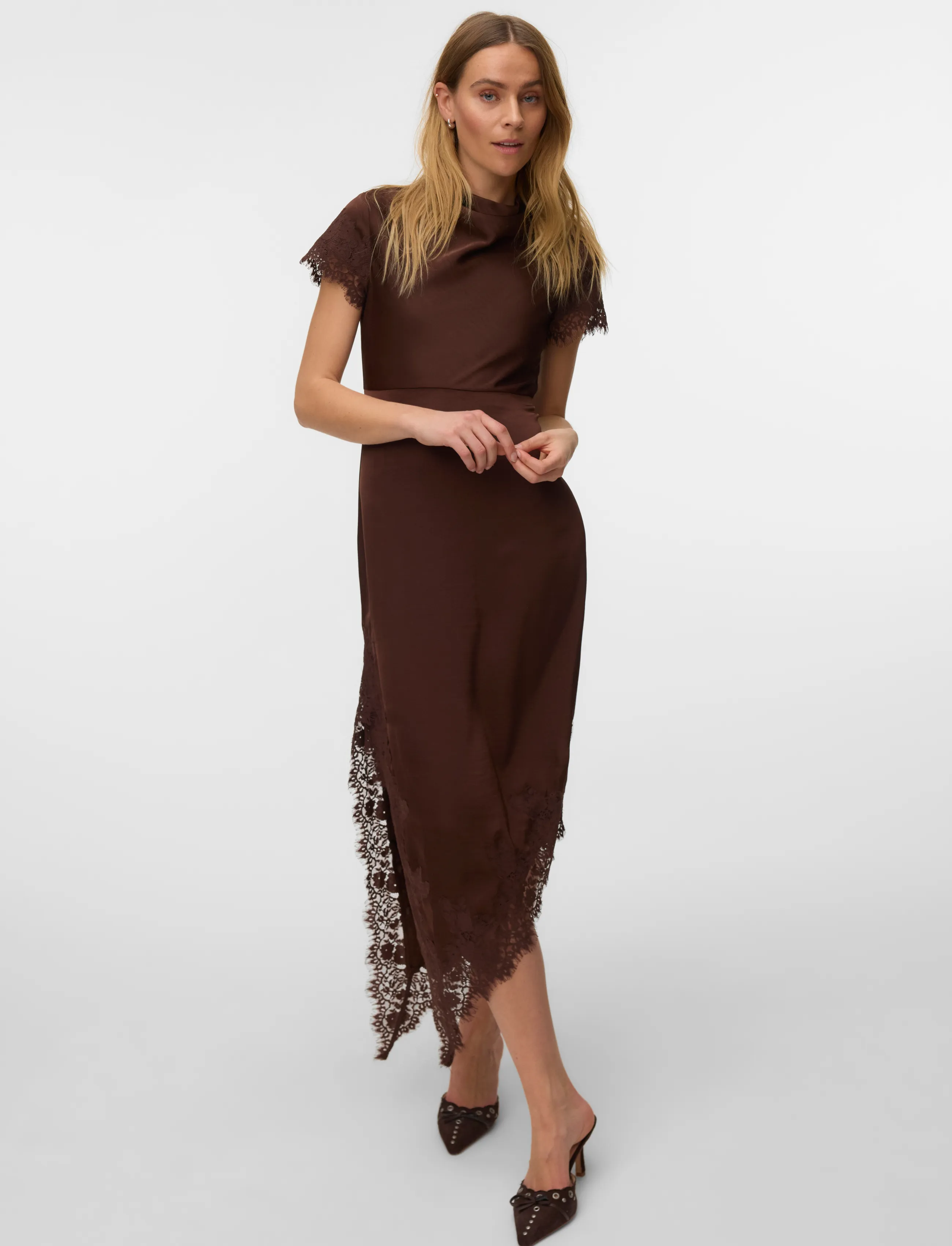 Vero Moda - VMRITA CS LACE MAXI DRESS WVN EXP - aftenkjoler - chicory coffee - 4
