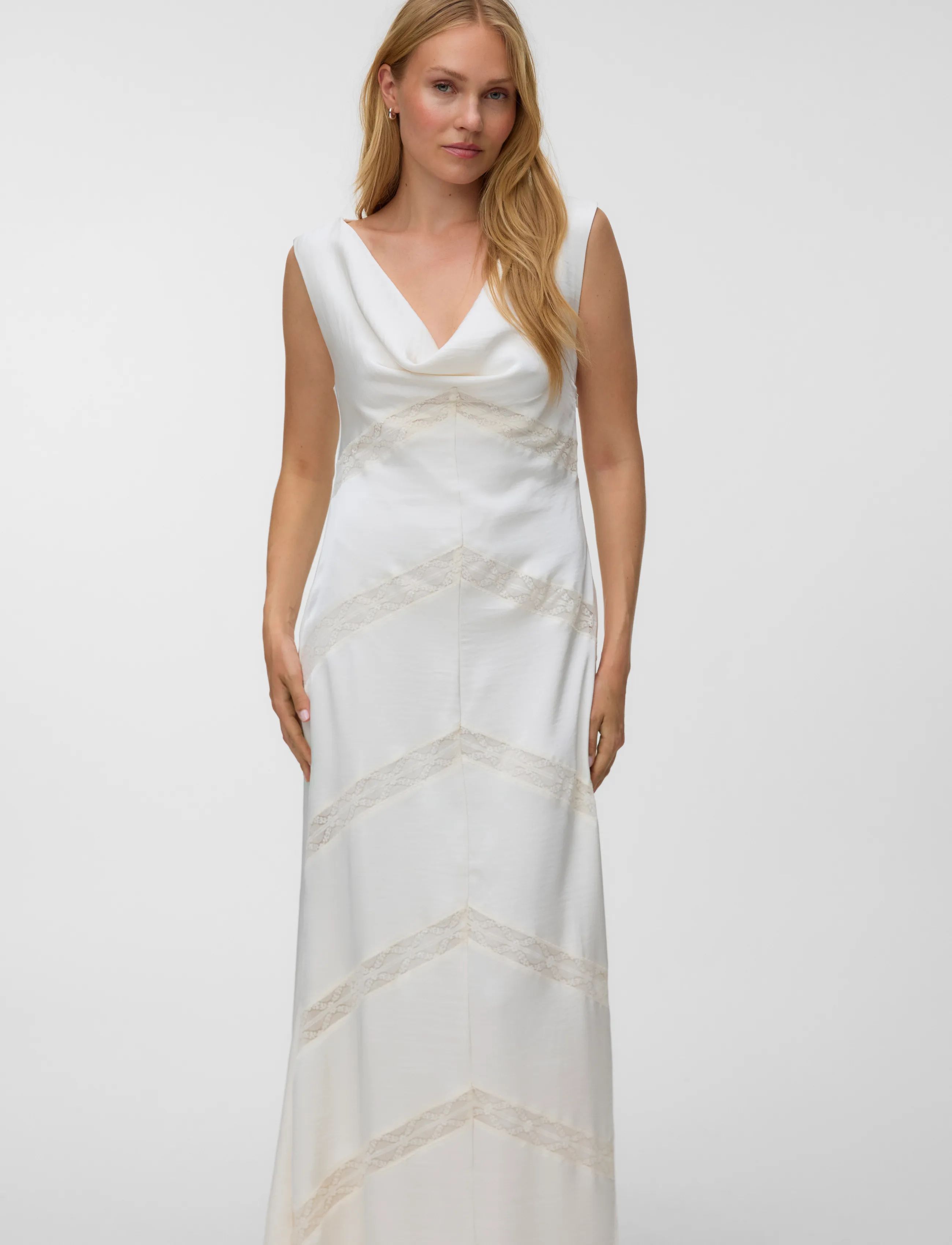 Vero Moda - VMCARO SL LACE DETAIL MAXI DRESS WVN EXP - robes longues - cloud dancer - 4