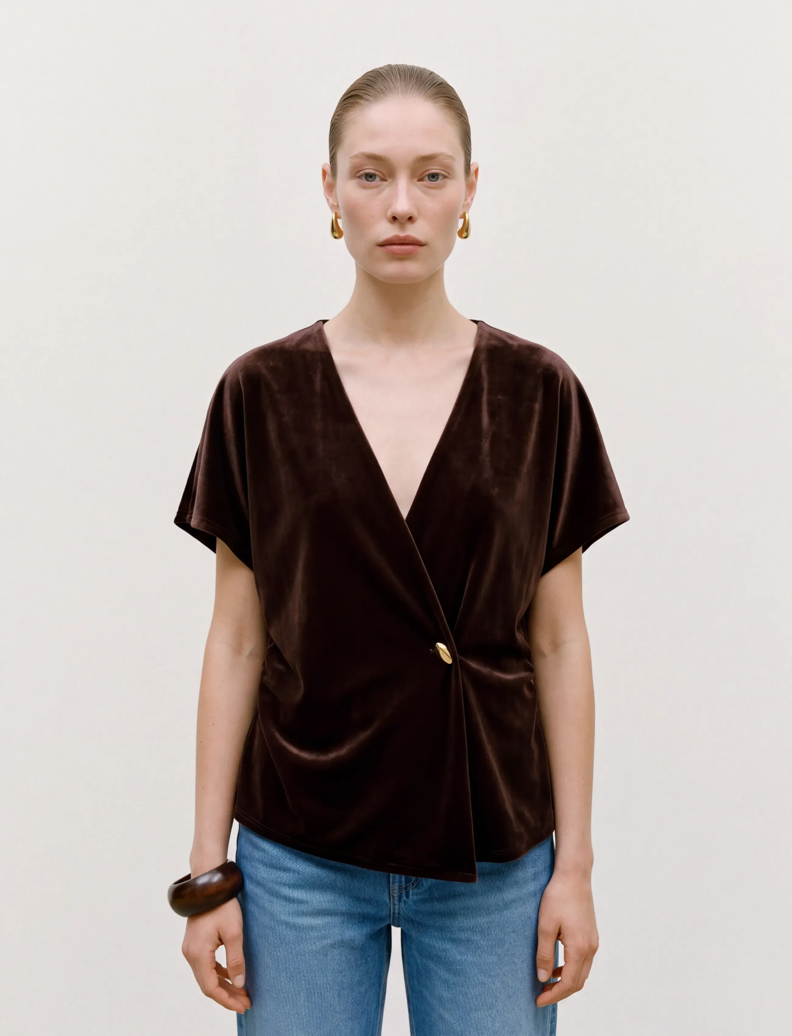 Vero Moda - VMSONJA VELVET SS V-NECK TOP JRS EXP - kortærmede bluser - chocolate torte - 3