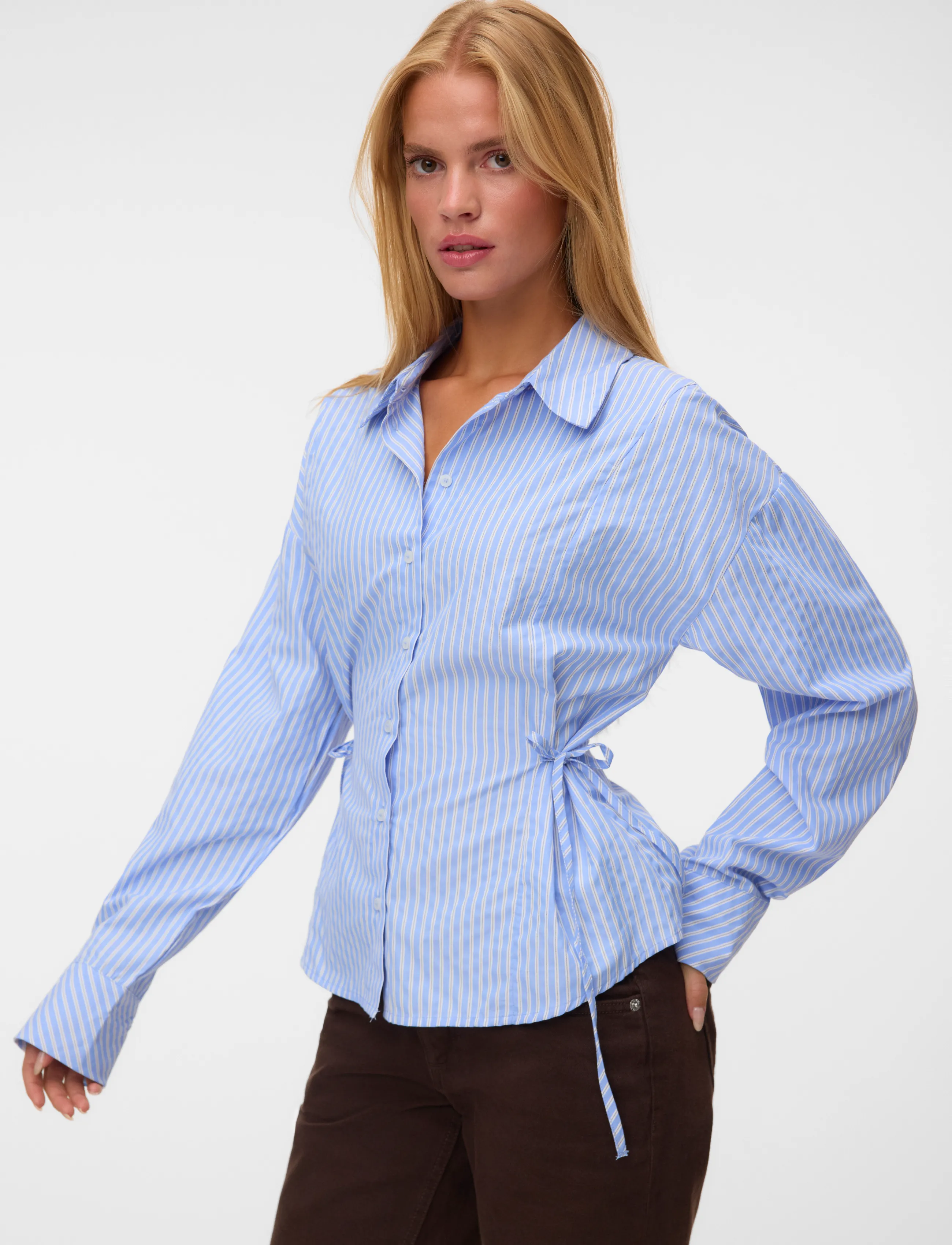 Vero Moda - VMASTA LS TIE SHIRT WVN RET - langärmlige hemden - cashmere blue - 4