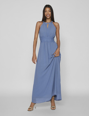 Vila - VIMILINA HALTERNECK MAXI DRESS - NOOS - ballīšu apģērbs par outlet cenām - coronet blue - 5