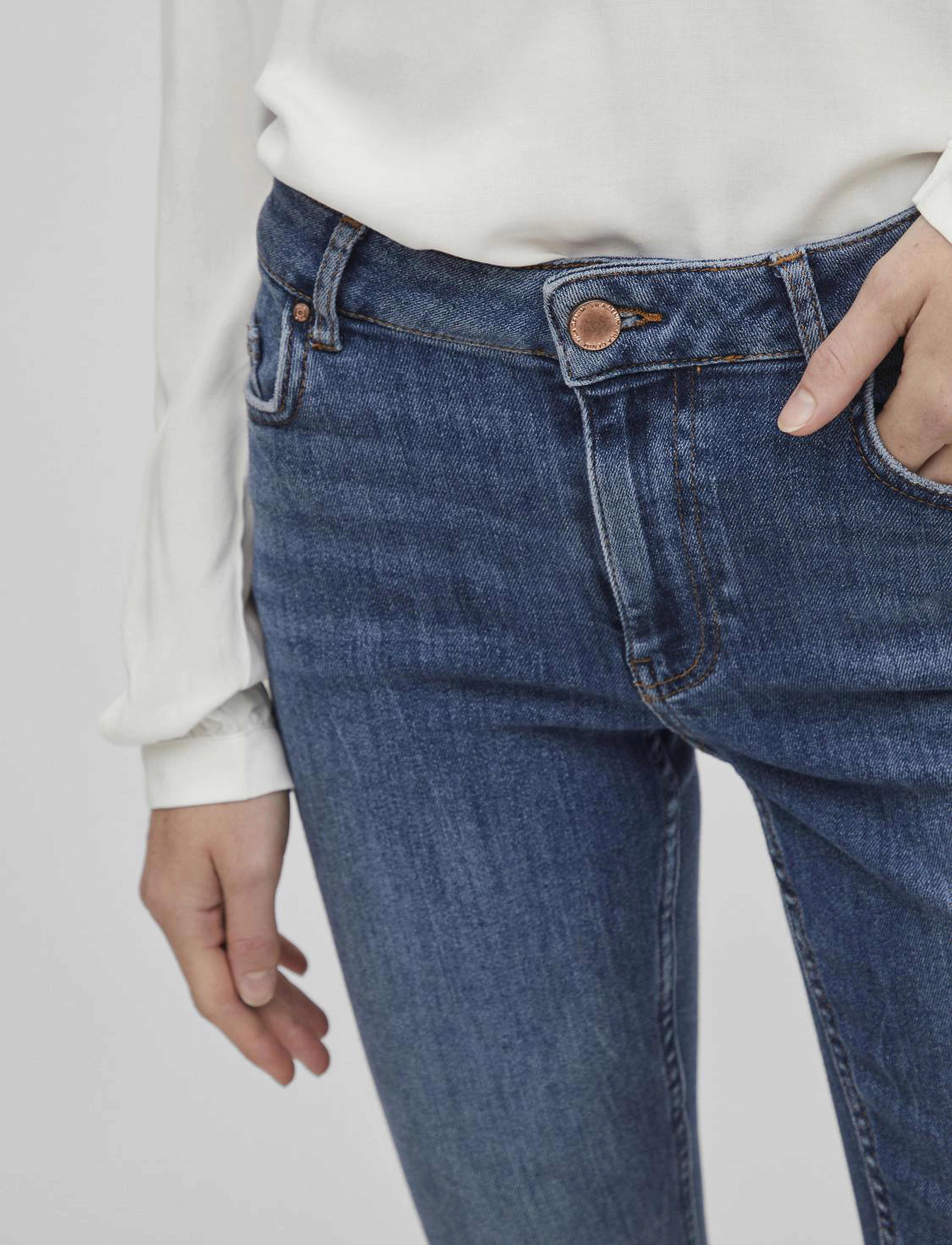 Vila - VISARAH WU02 RW SKINNY JEANS - NOOS - skinny jeans - medium blue denim - 4