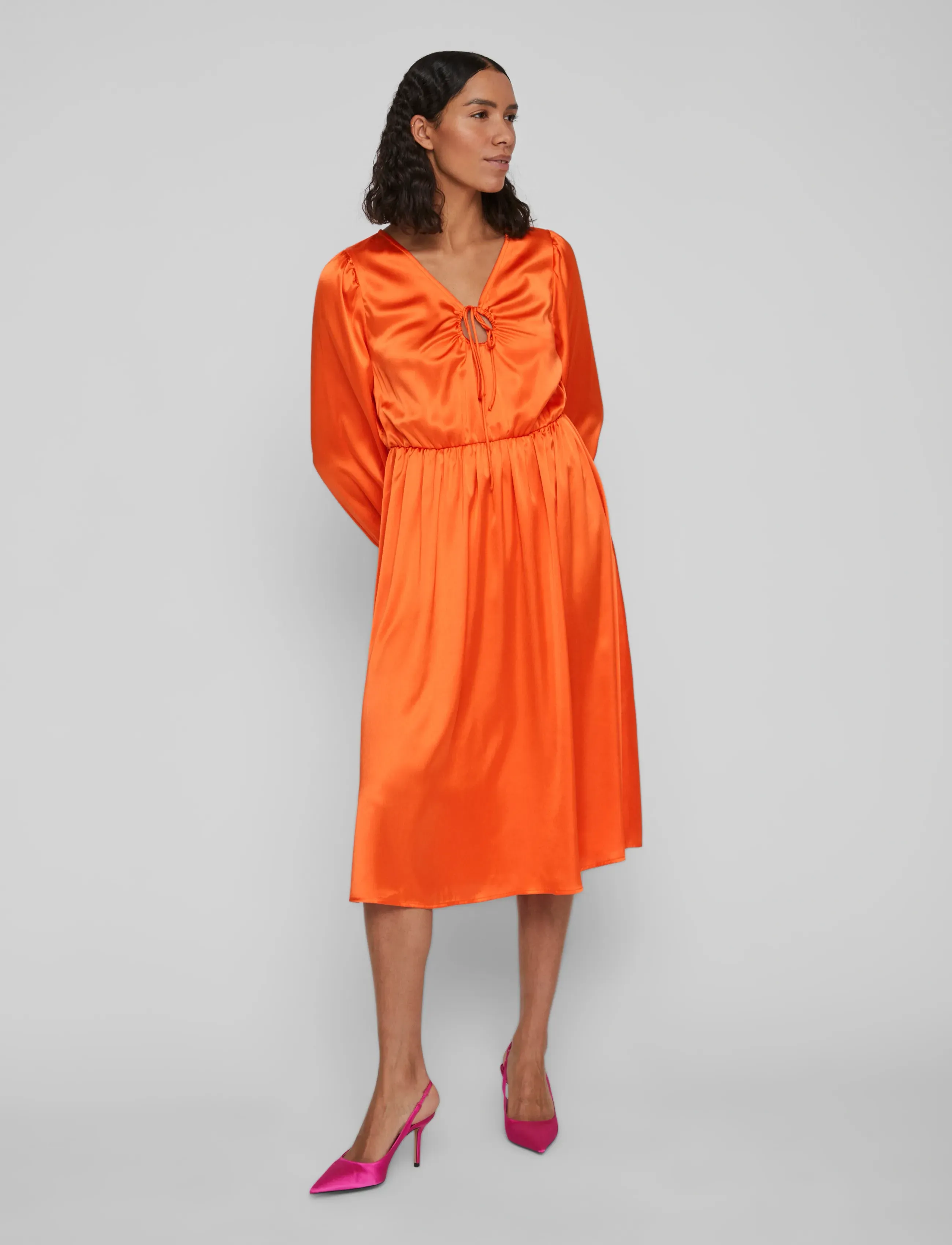 Vila - VIPETIA L/S V-NECK MID CALF DRESS/DC - midi kjoler - tigerlily - 4