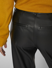 Vila - VIDAGMAR RW 7/8 COATED PANTS - NOOS - leather trousers - black - 5
