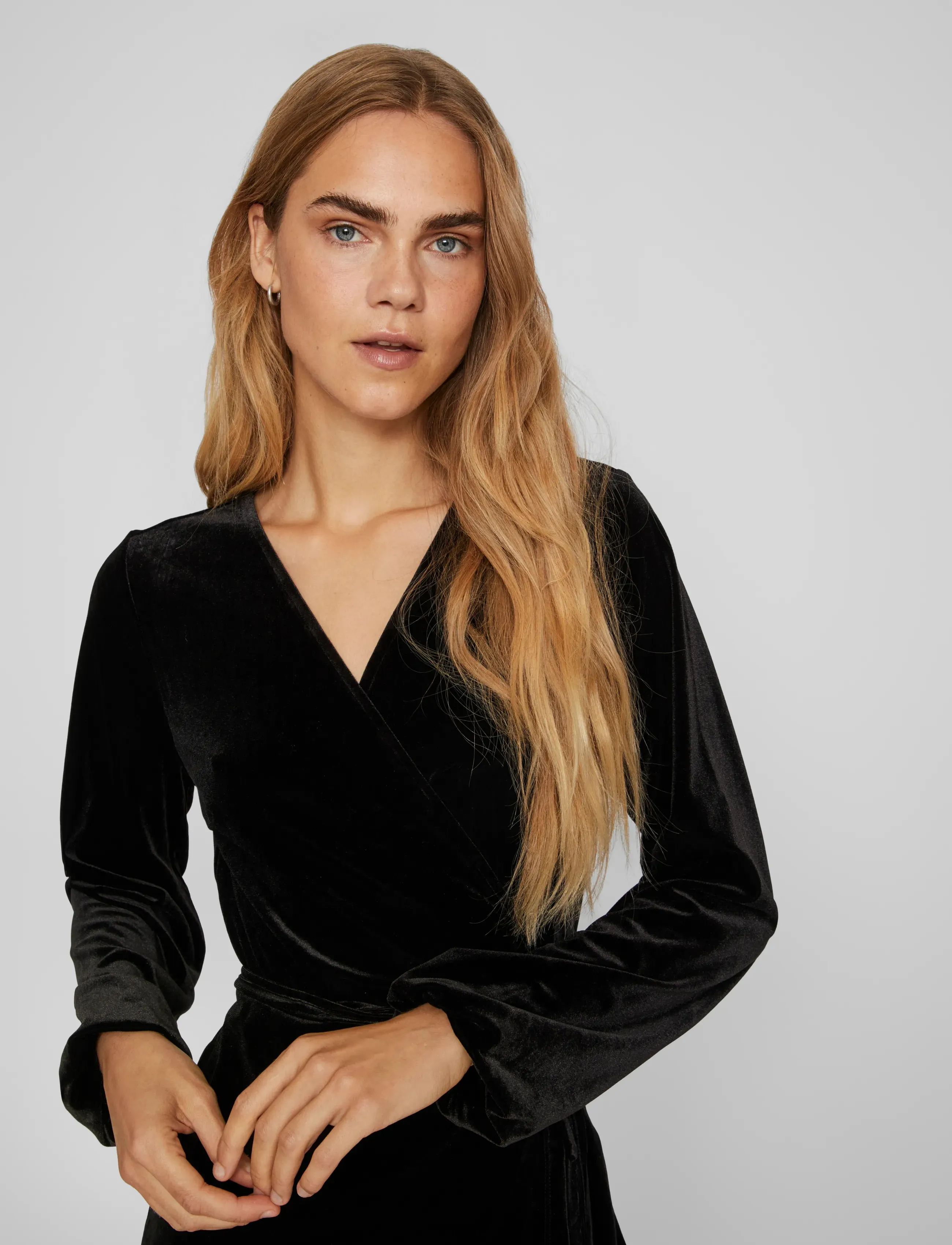 Vila - VIKATJA L/S SHORT VELVET WRAP DRESS/KA - die niedrigsten preise - black - 5