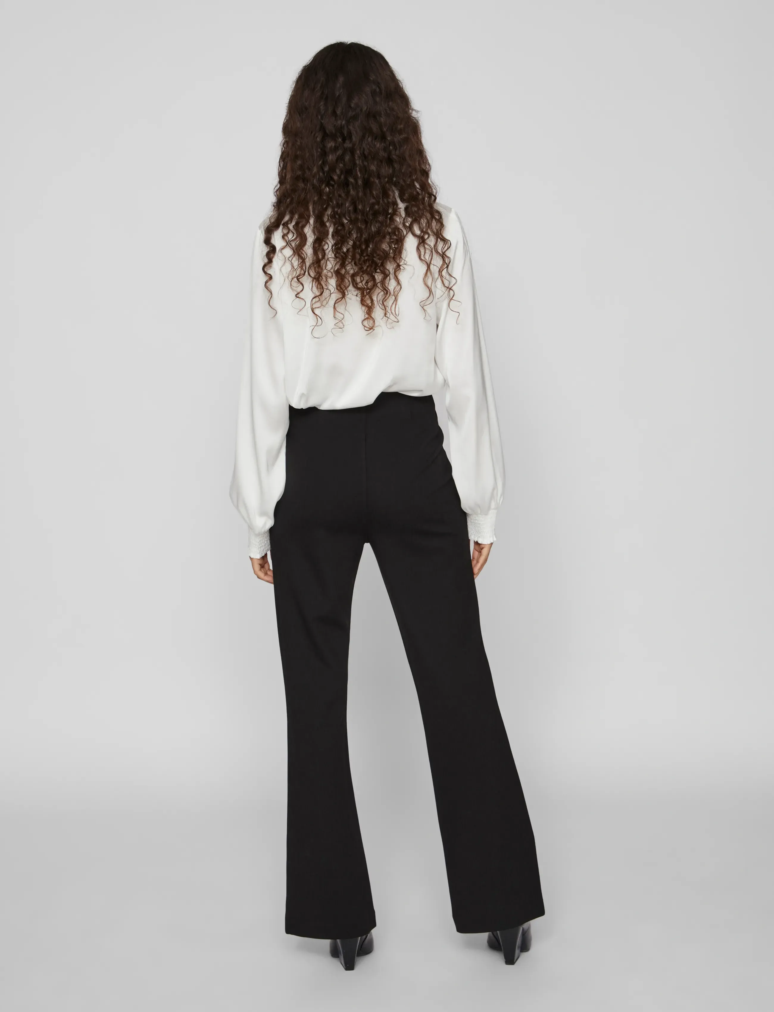 Vila - VIBILLIE HW PANTS - NOOS - utsvängda byxor - black beauty - 3