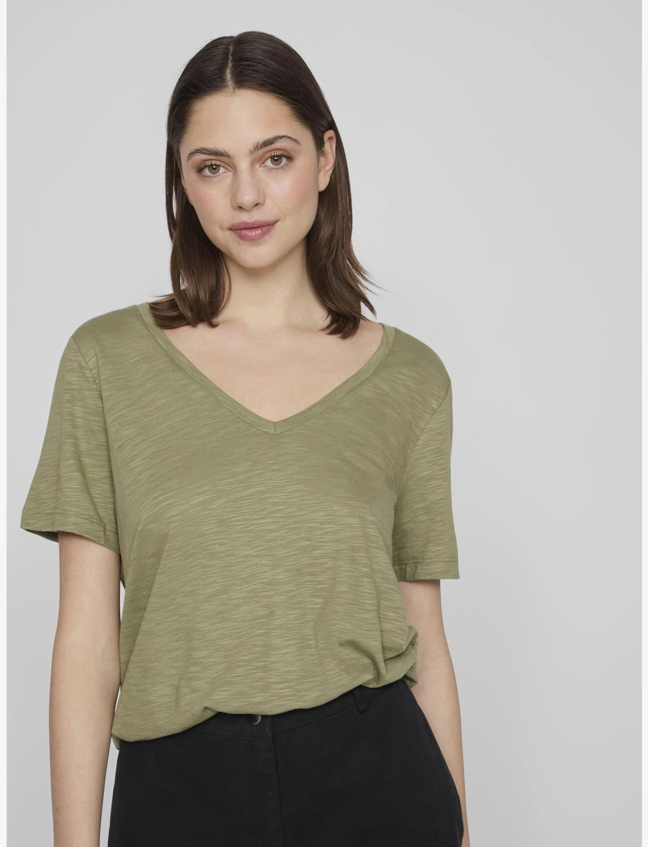 Vila - VINOVA V-NECK S/S TOP-NOOS - oil green - 4