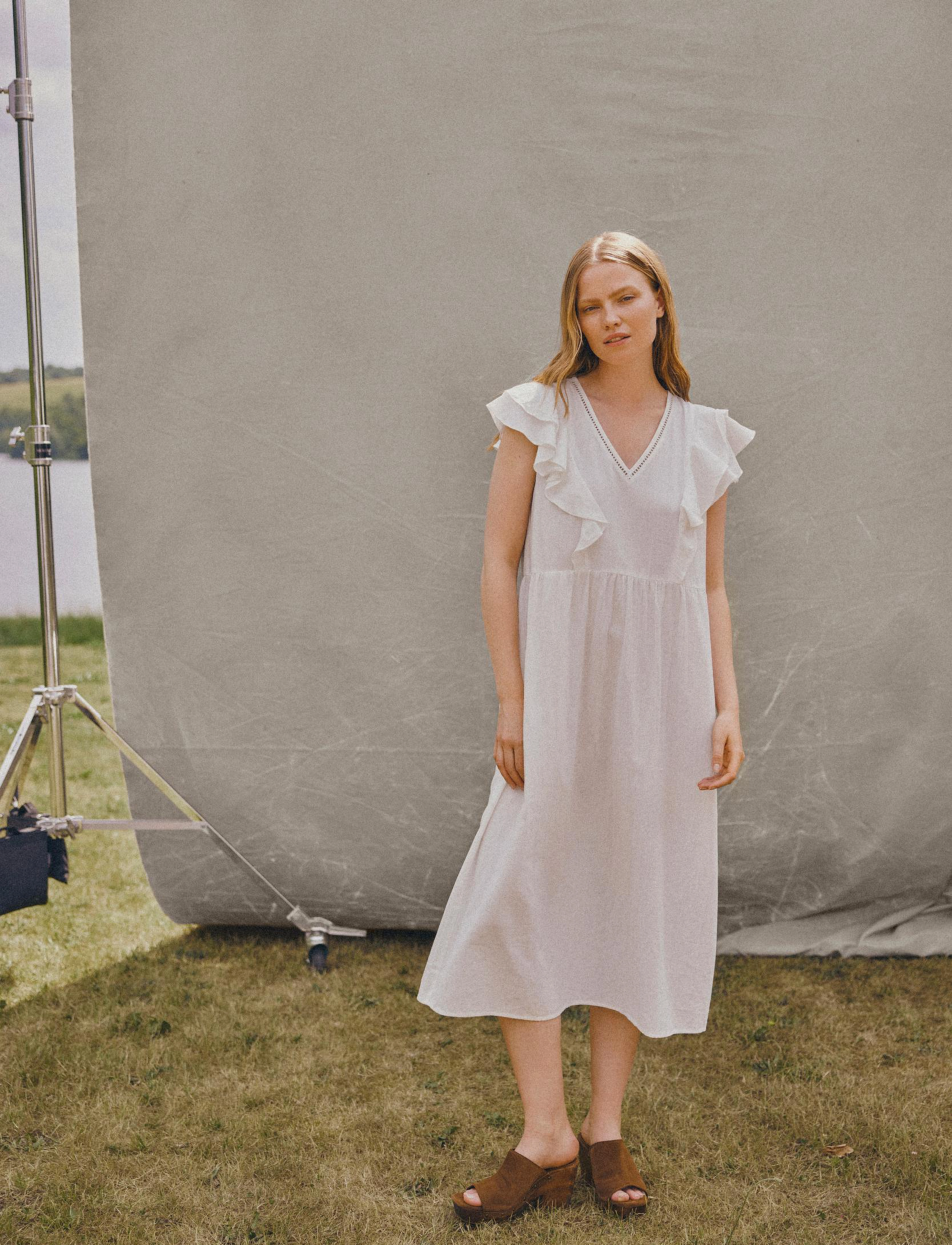 Vila VIMATIA V-NECK C/S MIDI DRESS - Kjoler - EGRET / cream