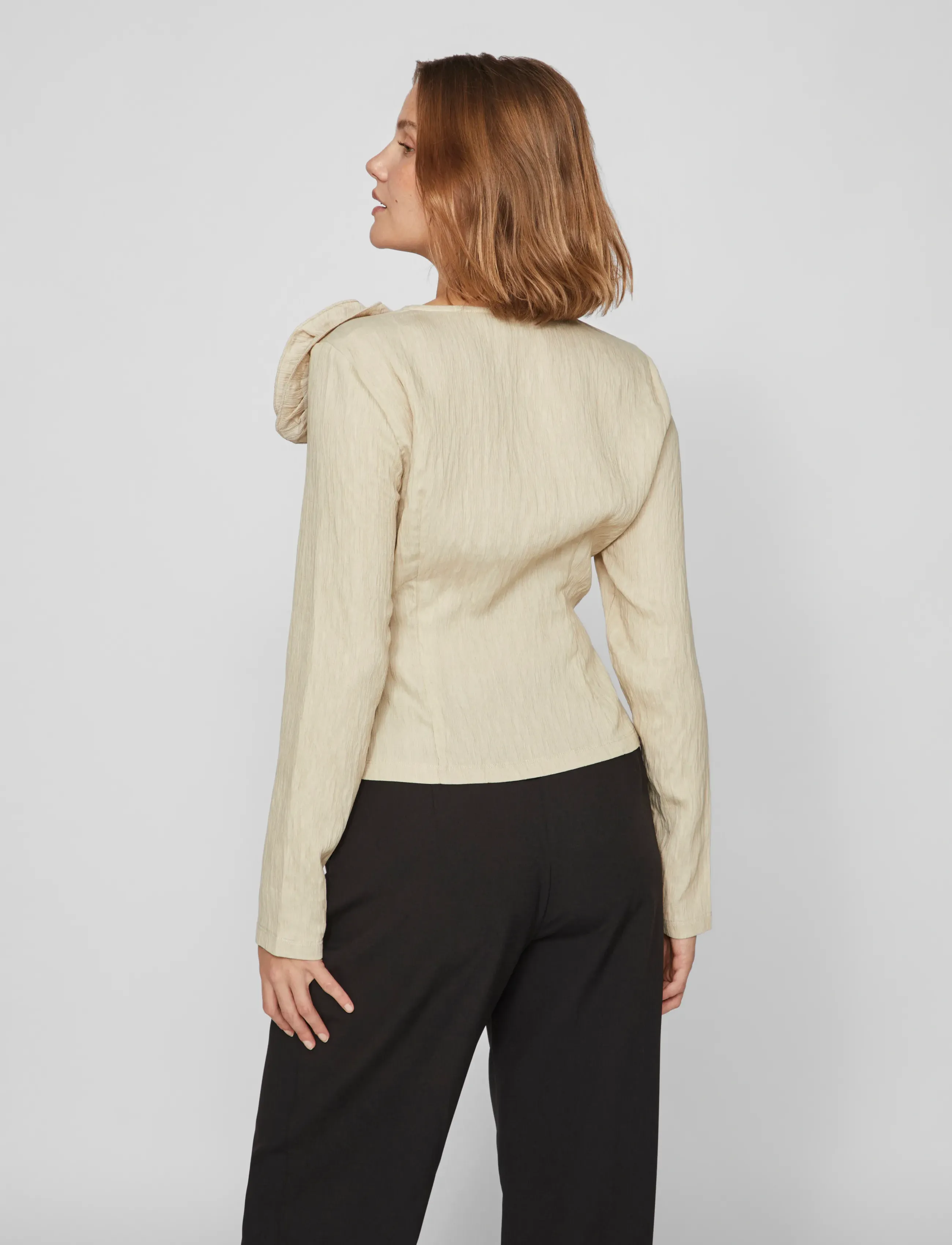 Vila - VIFLOWERY SHORT L/S V-NECK TOP /E - langärmlige blusen - cement - 3