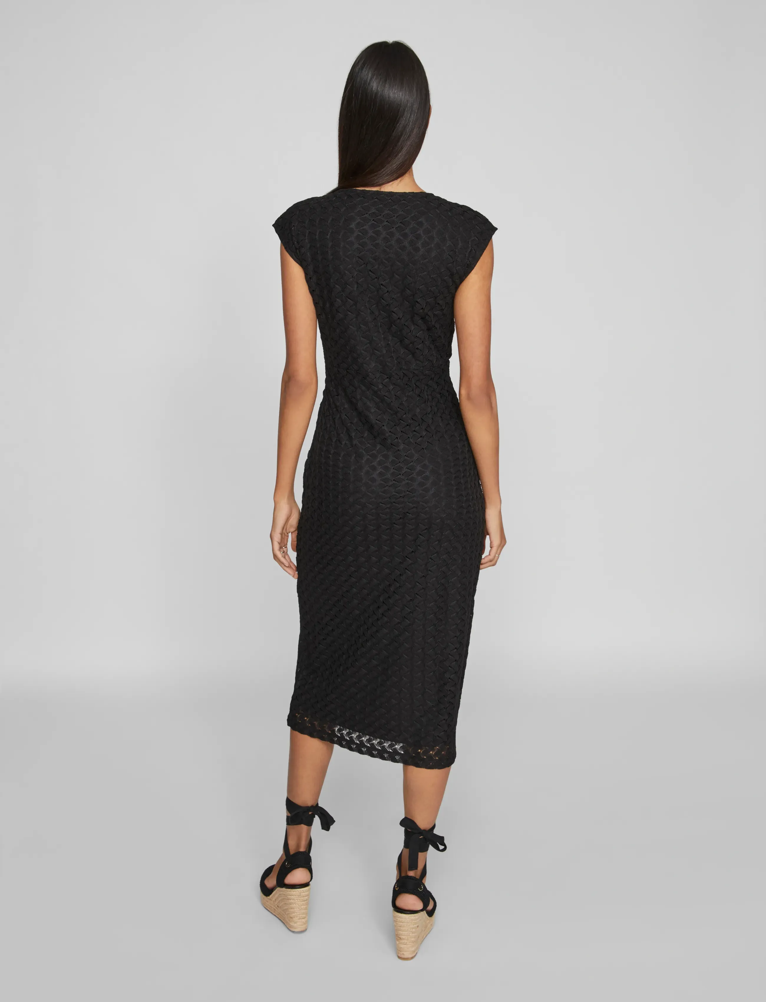 Vila - VISOLIRA V-NECK CAP SLEEVE DRESS - black beauty - 3