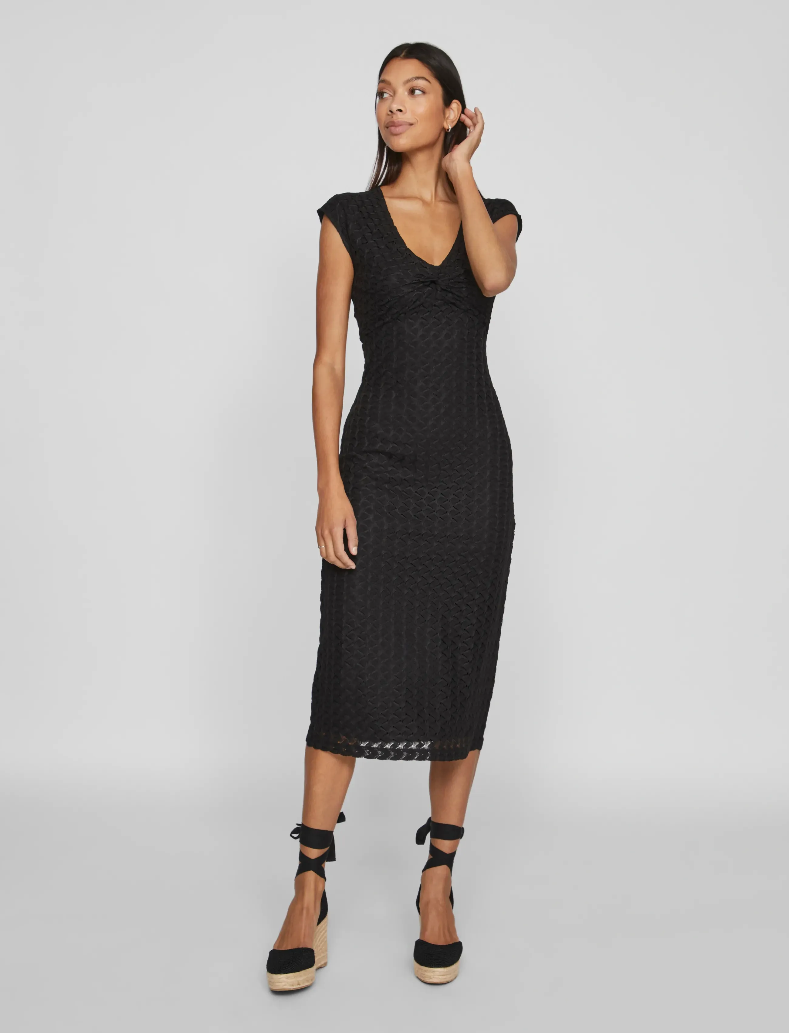 Vila - VISOLIRA V-NECK CAP SLEEVE DRESS - black beauty - 4