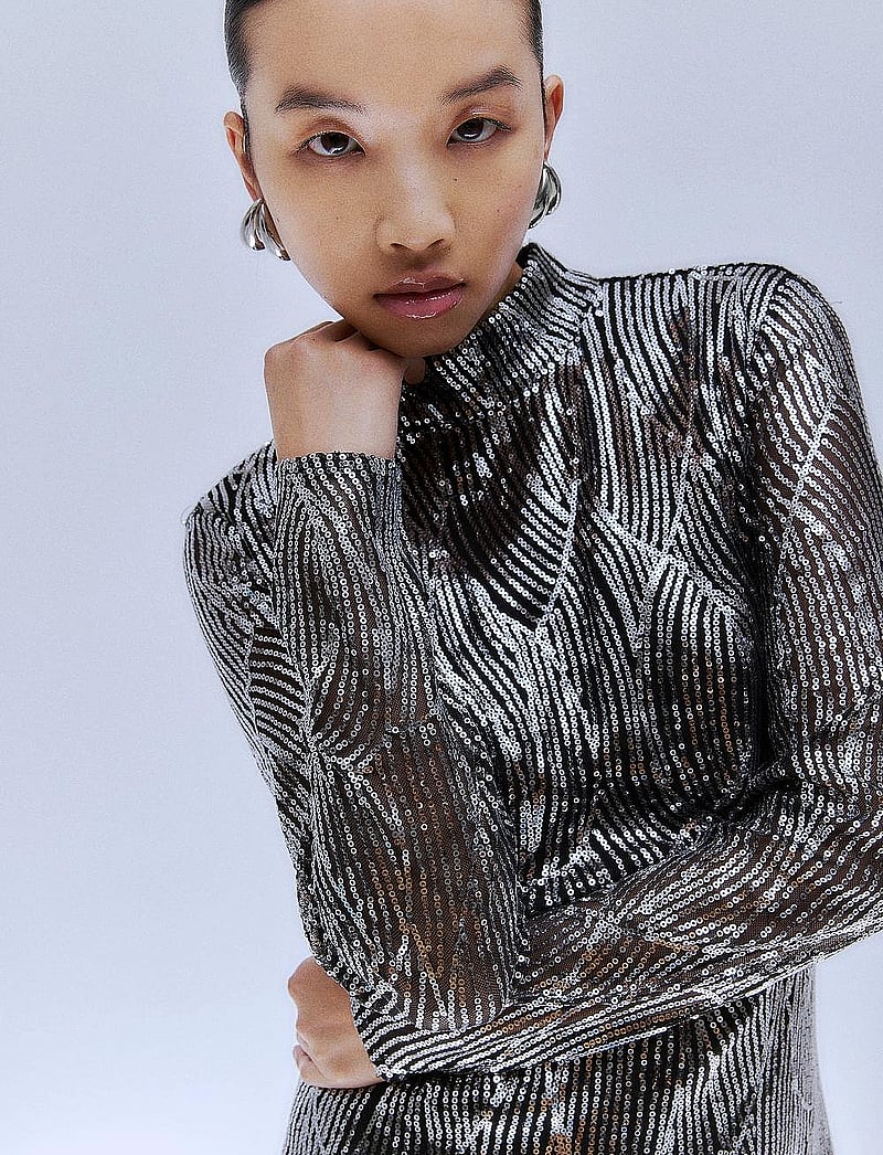 Vila - VIGIGI HIGHNECK SEQUIN L/S MIDI DRESS/DC - paljettklänningar - black beauty - 2