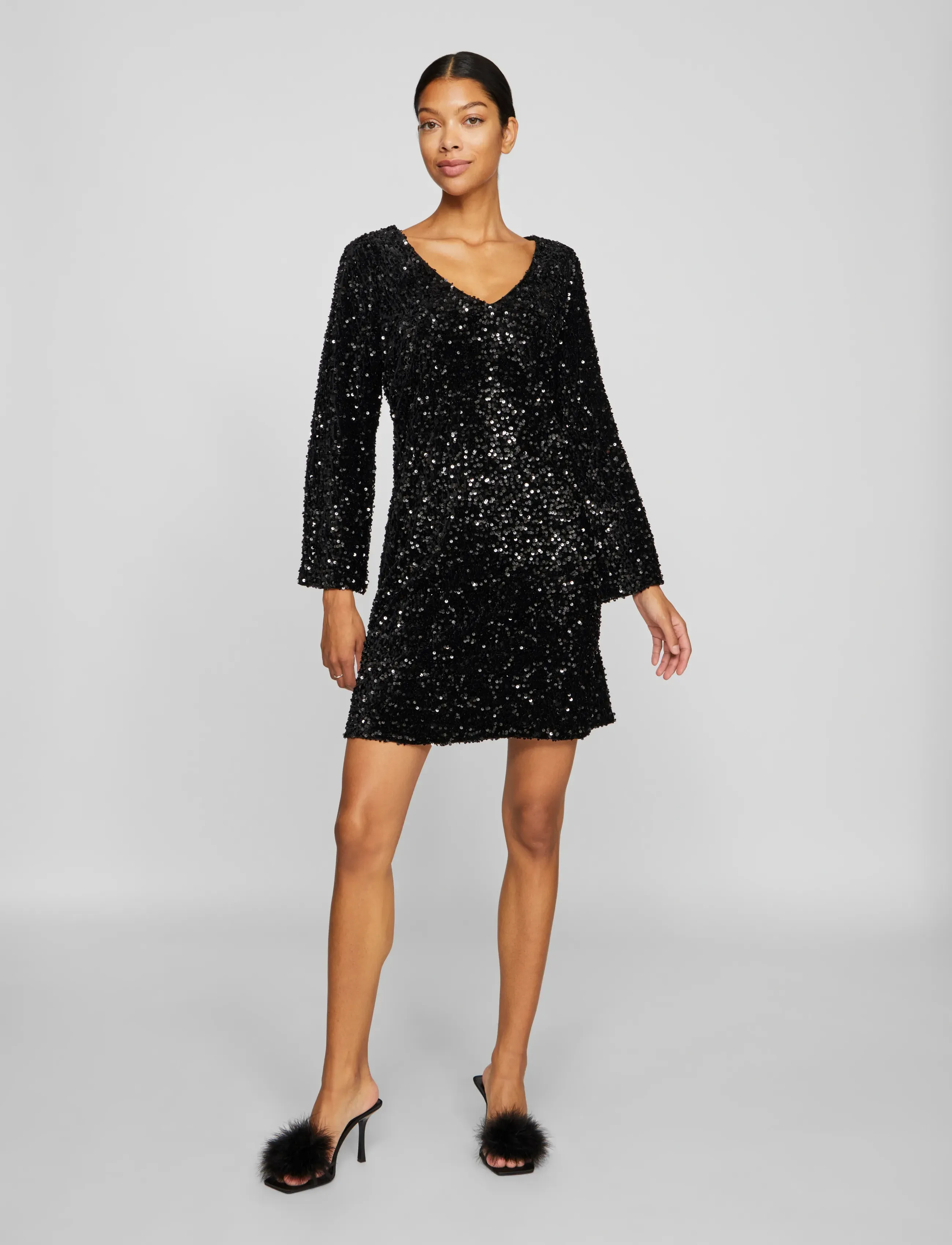 Vila - VIFAITH V-NECK L/S SEQUIN DRESS/VOL - festtøj til outletpriser - black beauty - 4