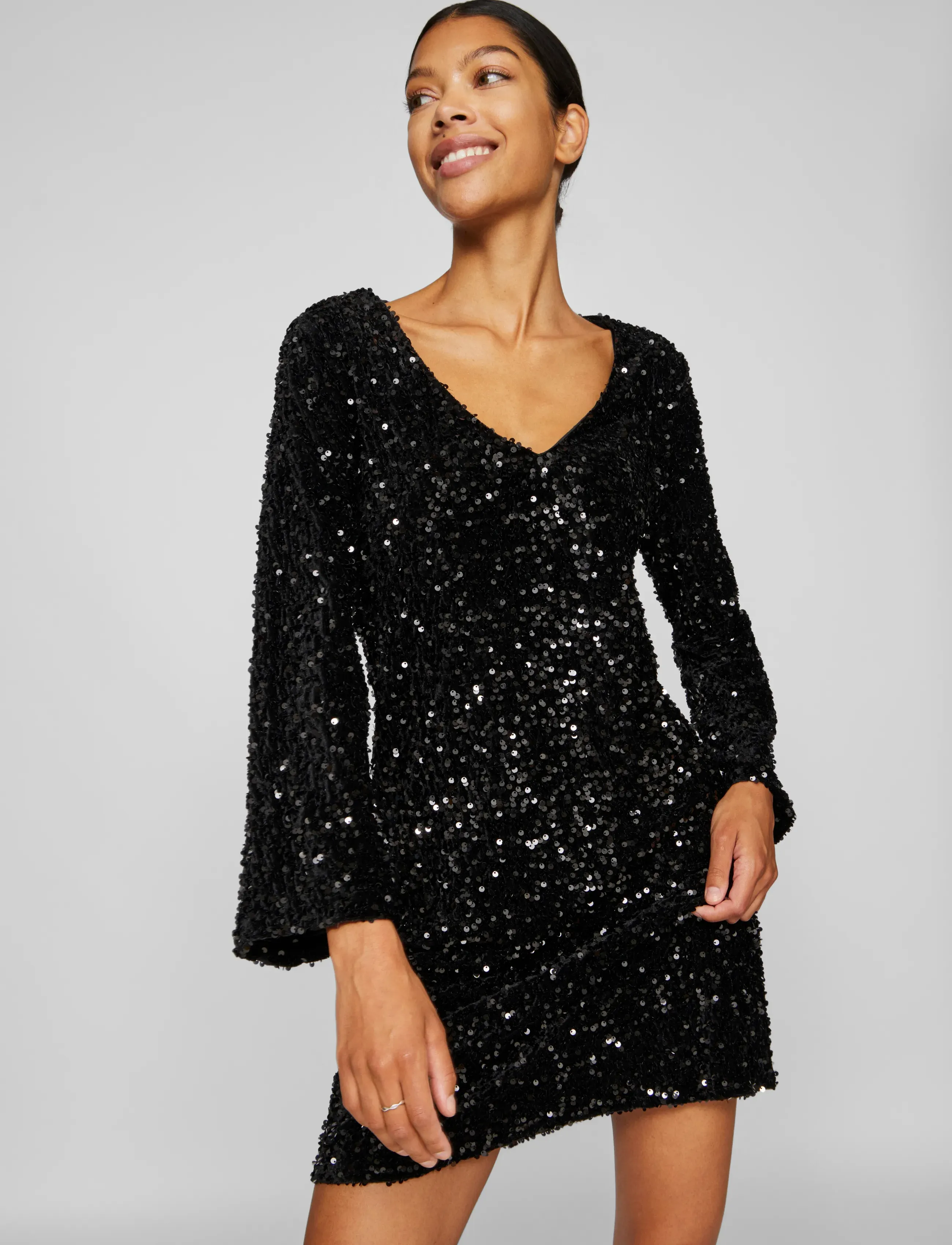 Vila - VIFAITH V-NECK L/S SEQUIN DRESS/VOL - festtøj til outletpriser - black beauty - 5