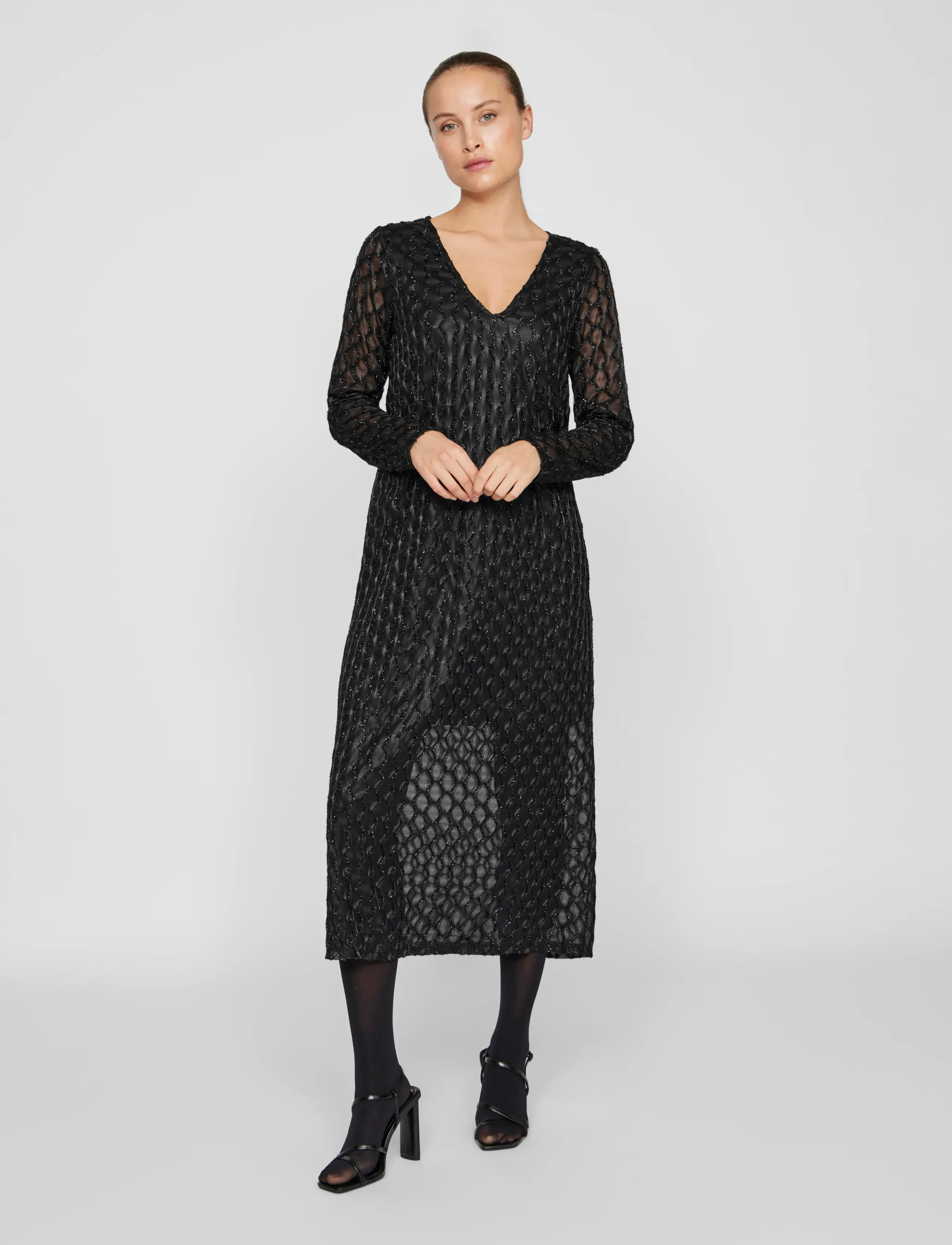 Vila VIZALMA V-NECK L/S MIDI DRESS/R - Maxi kjoler - BLACK BEAUTY / black