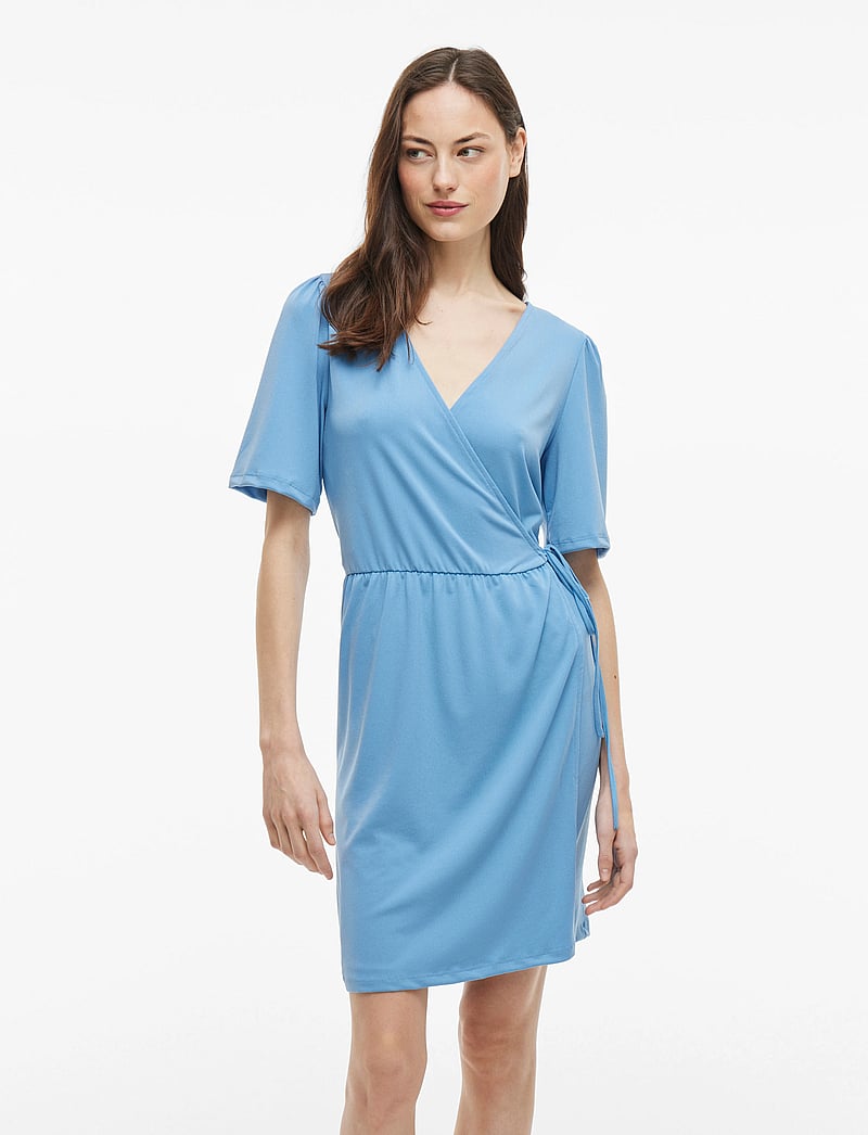 Vila - VINAYELI S/S SHORT WRAP DRESS - NOOS - sommarklänningar - blissful blue - 0