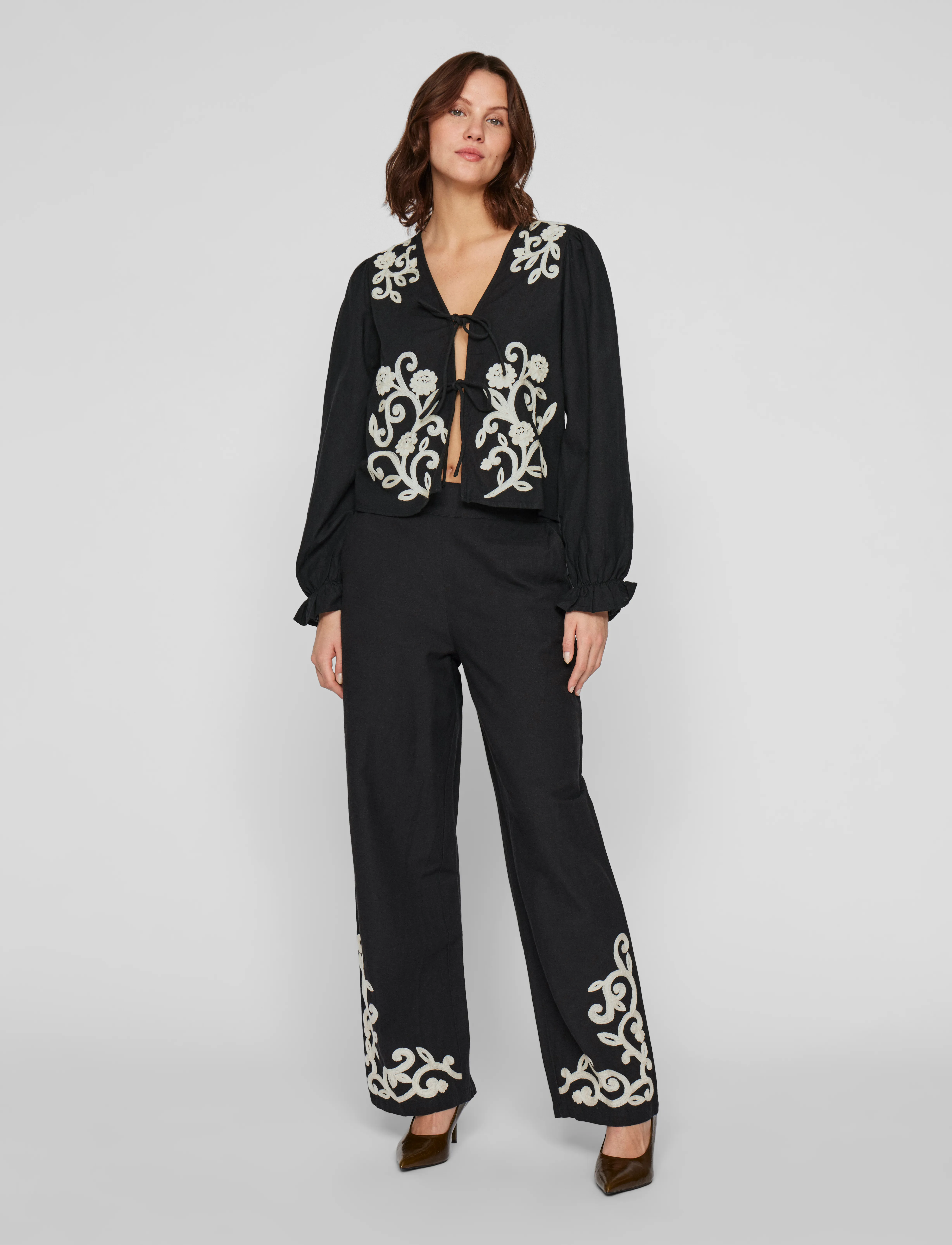 Vila Vipolene Hw Pants, Kvinder, Broderede Højtaljede Culottes, Sort, Str: 34