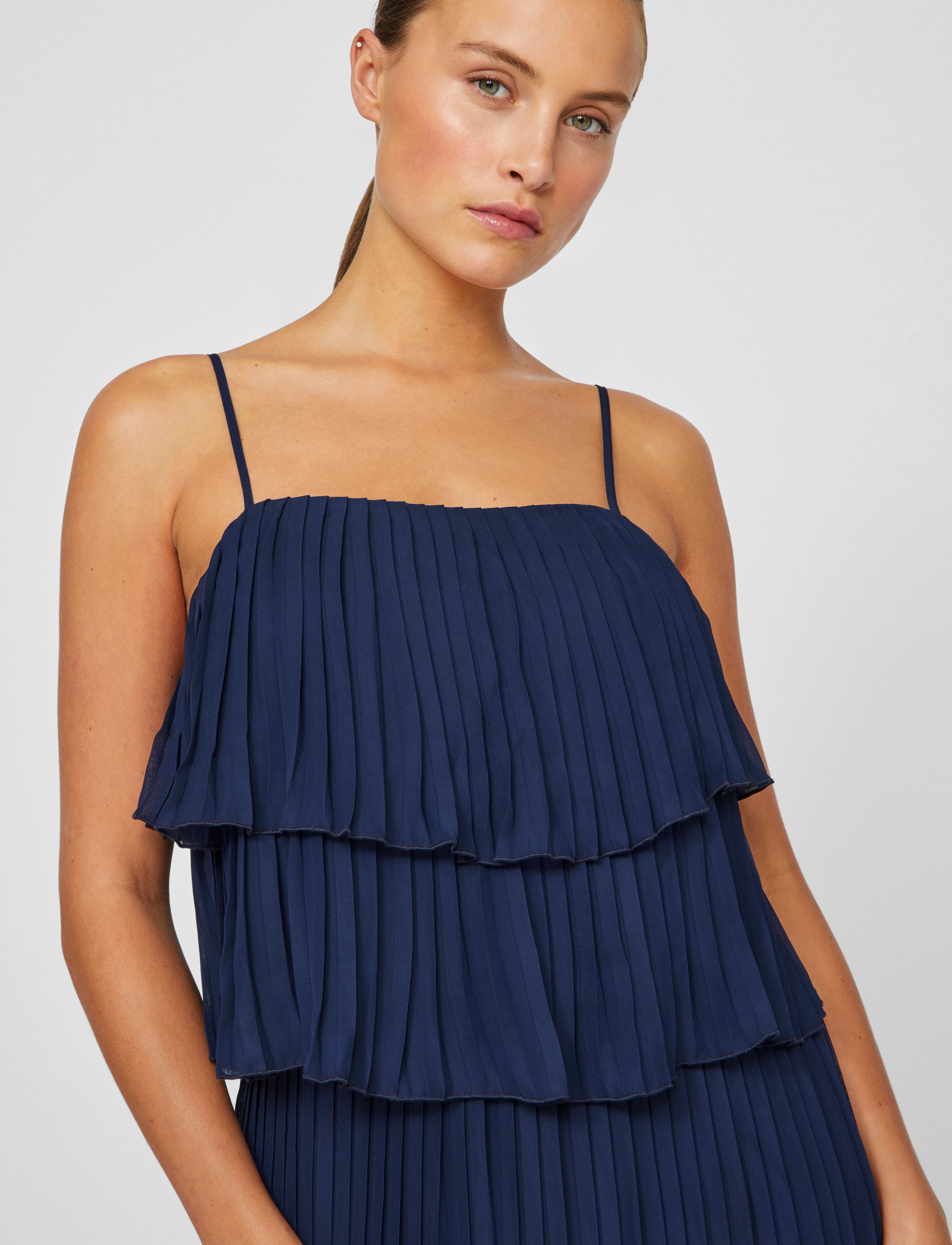 Vila - VICHIFFAN SINGLET PLEAT DRESS - NOOS/DC - konfirmationstøj - navy blazer - 5