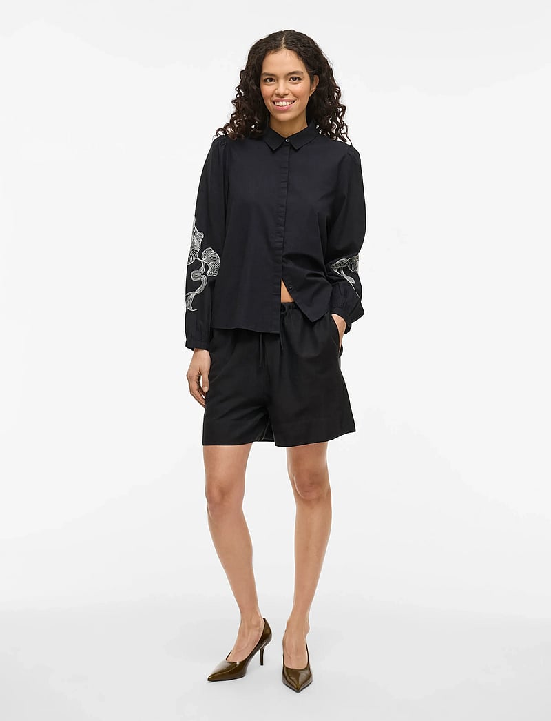 Vila - VIPRISILLA RW SHORTS - rennot shortsit - black beauty - 3