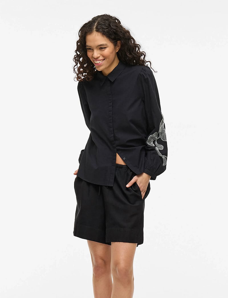 Vila - VIPRISILLA RW SHORTS - rennot shortsit - black beauty - 4