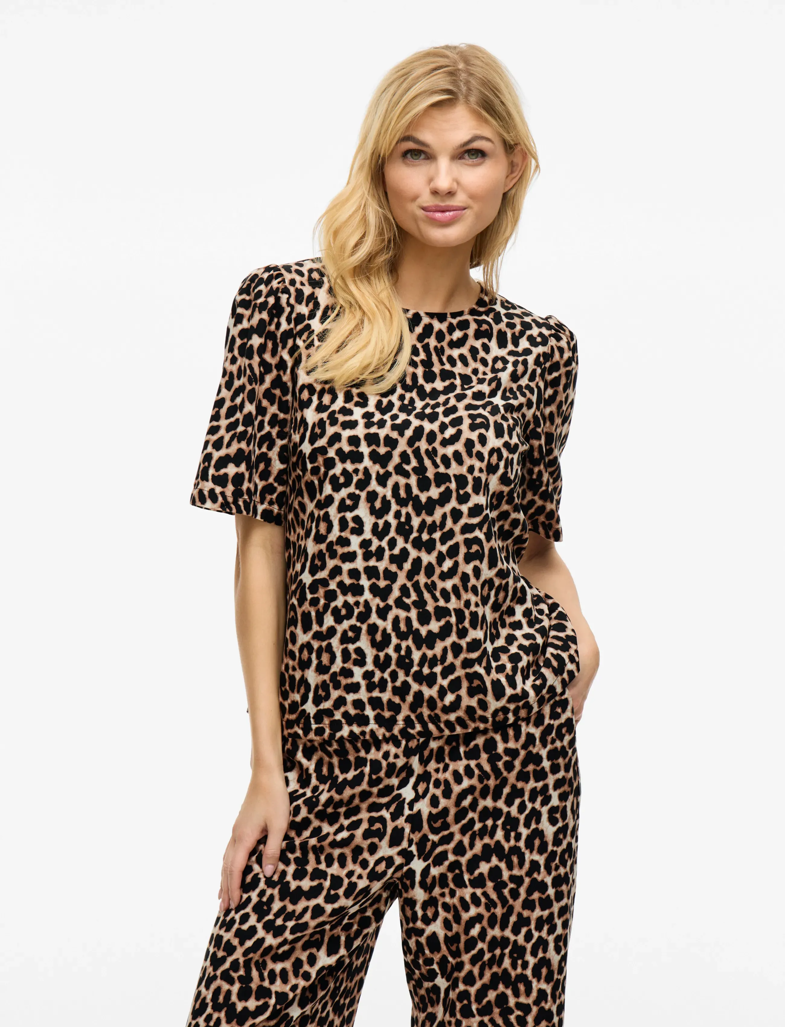 Vila VILIOPANA LIO O-NECK 2/4 TOP/PR - Short-sleeved blouses - BRAZZILIAN SAND / multi
