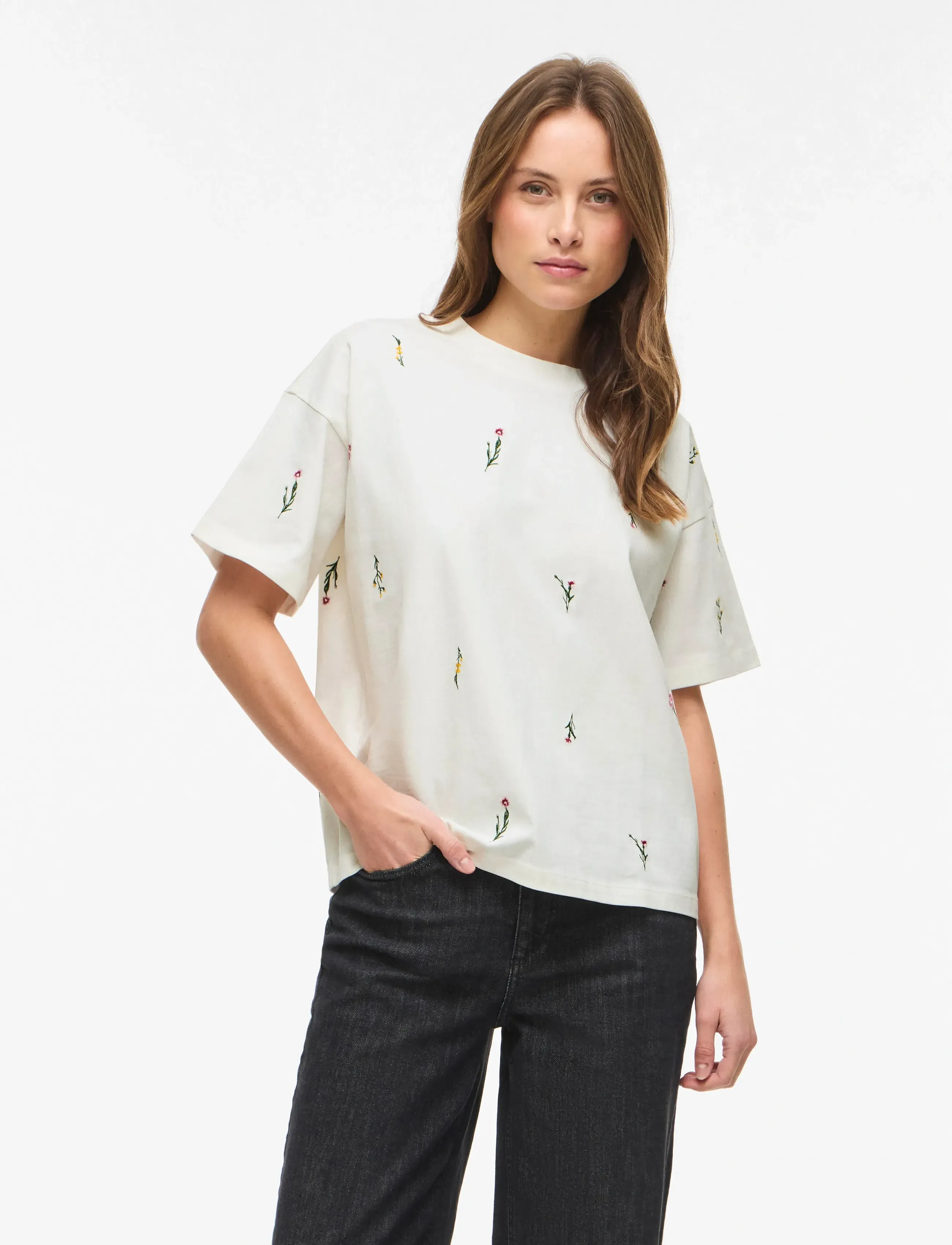 Vila VIMONIE FLORAL EMB S/S O-NECK/R - T-shirts & Toppar - SNOW WHITE / cream