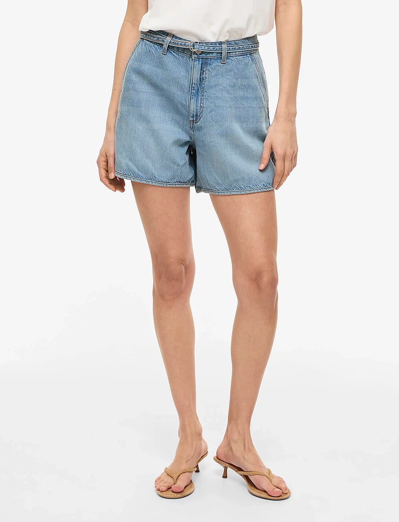 Vila - VIKIKI HW BELT DENIM SHORTS LBD - jorts - light blue denim - 0