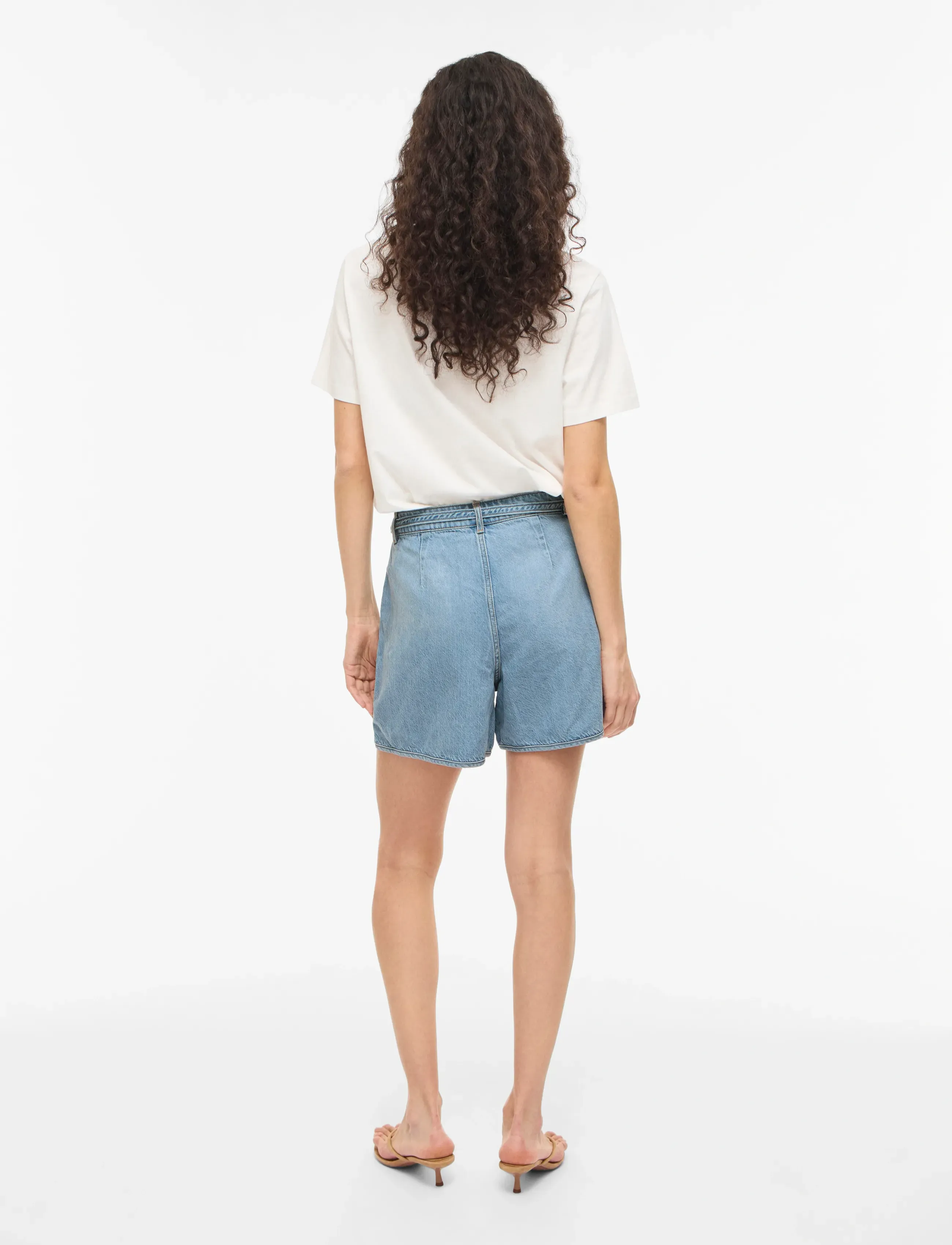 Vila - VIKIKI HW BELT DENIM SHORTS LBD - jorts - light blue denim - 3