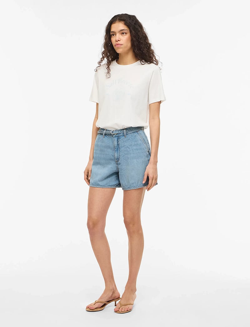 Vila - VIKIKI HW BELT DENIM SHORTS LBD - jorts - light blue denim - 4