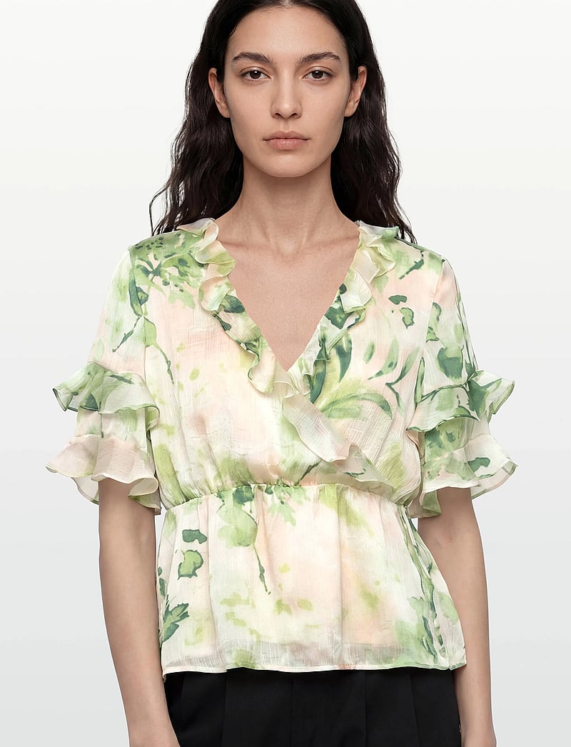 Vila - VIMOLINA 2/4 FLOUNCE WRAP TOP/DC - kurzämlige blusen - birch - 3