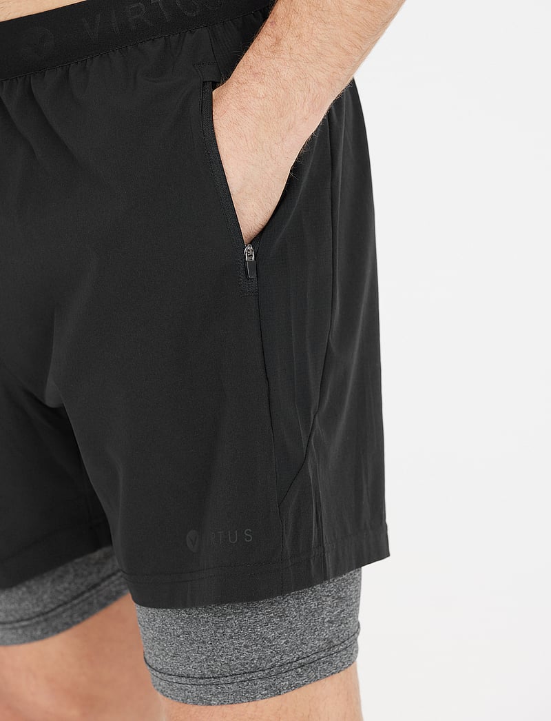 Virtus - Dylan M 2-in-1 Stretch Shorts - træningsshorts - black - 4